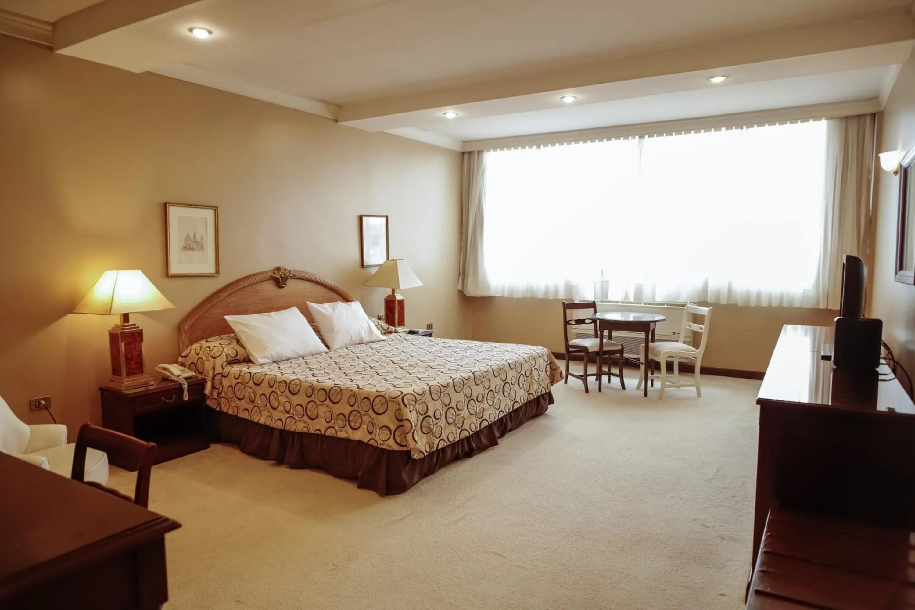 Bedroom, Bed in Nobile Suites Excelsior Asuncion