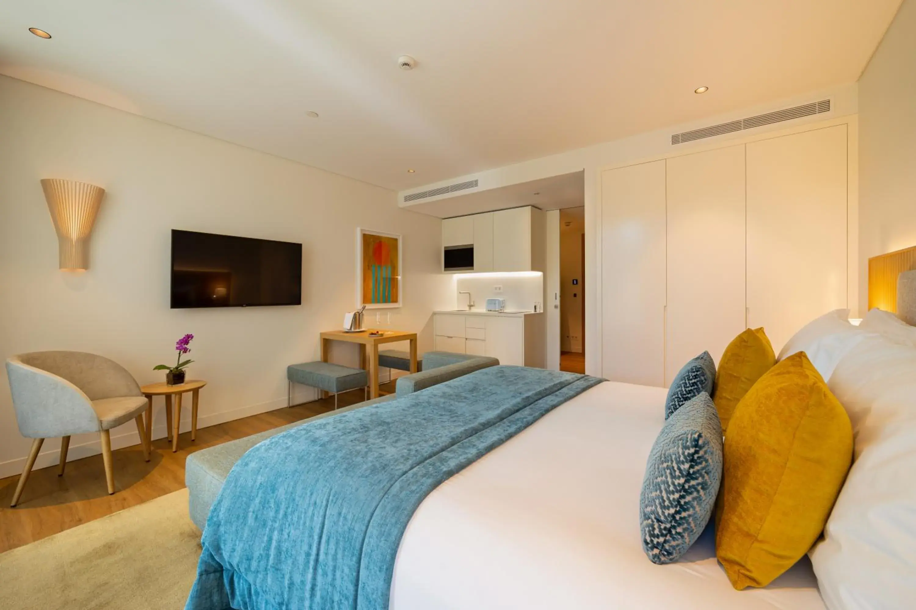 Kitchen or kitchenette, Bed in Martinhal Lisbon Oriente Kitchen or kitchenette, Bed in Martinhal Lisbon Oriente