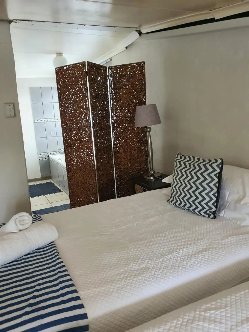 Bed in KatiKati Eco Lodge