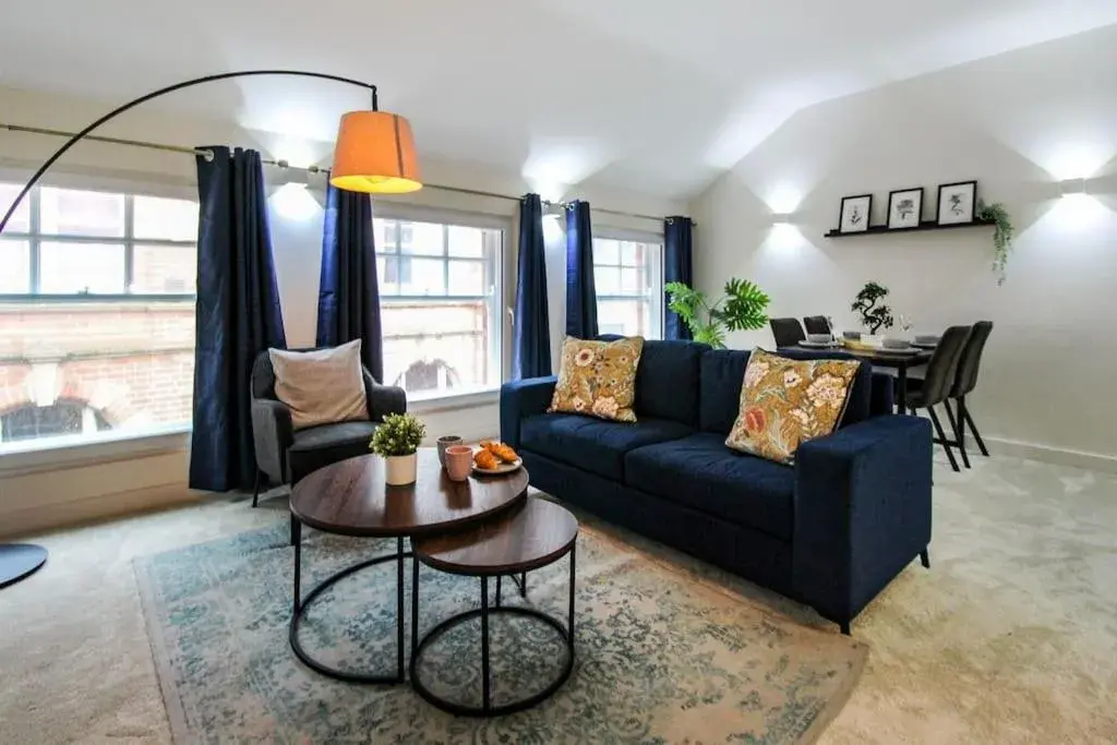 Luxurious 2 Bedroom Apartment in City Centre Luxurious 2 Bedroom Apartment in City Centre