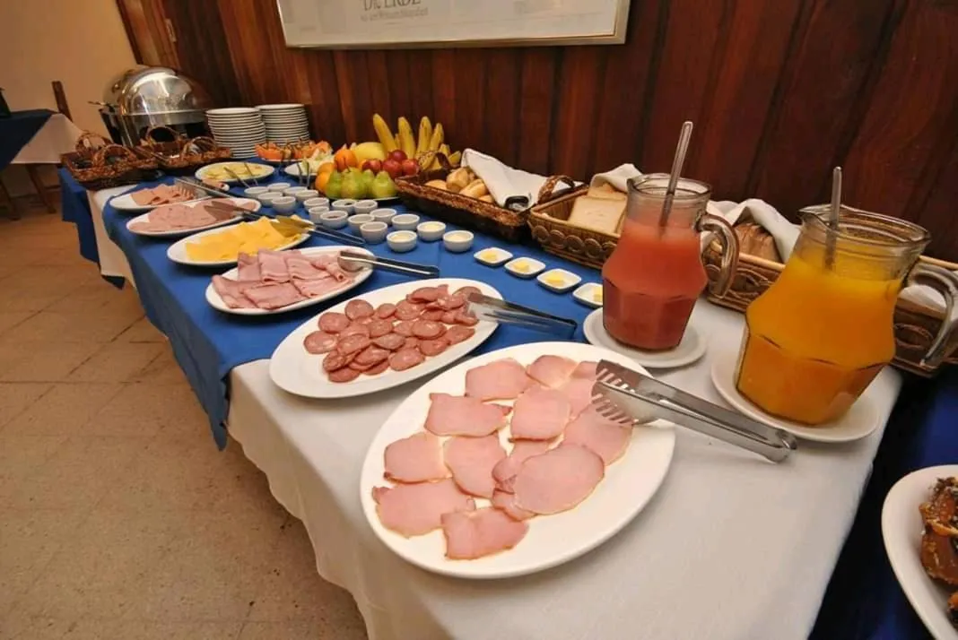 Restaurant/places to eat in Hotel Portal del Sol