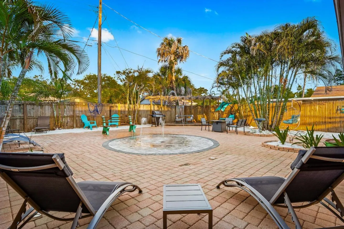 Coastal Villa w Amazing Courtyard - Splash Pad!