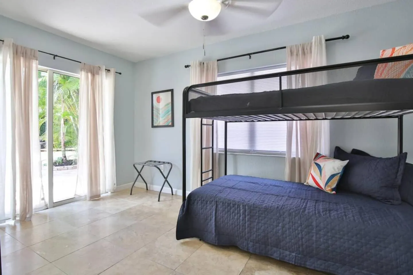 Bed in Coastal Villa w Amazing Courtyard - Splash Pad!
