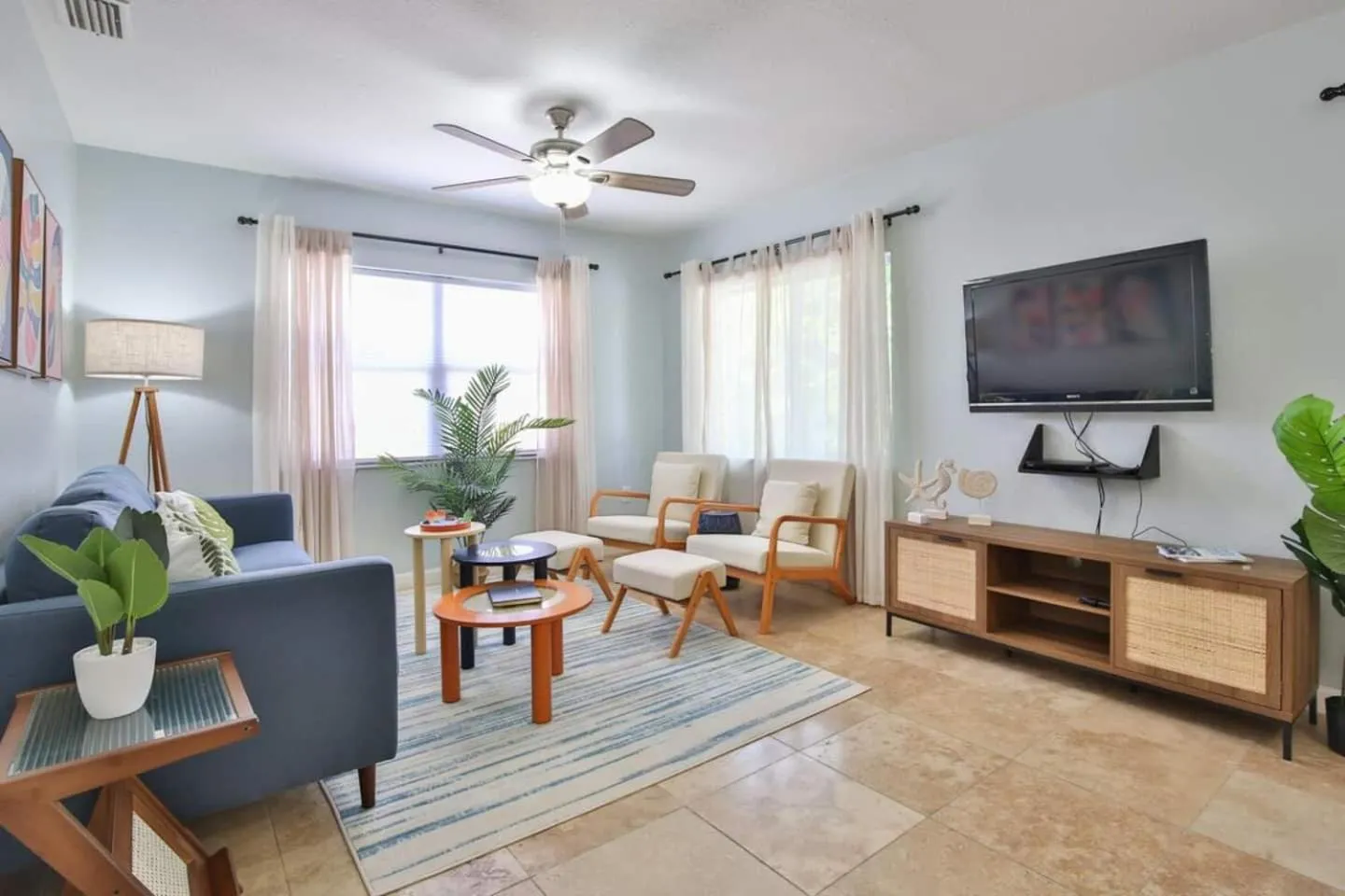 Coastal Villa w Amazing Courtyard - Splash Pad!