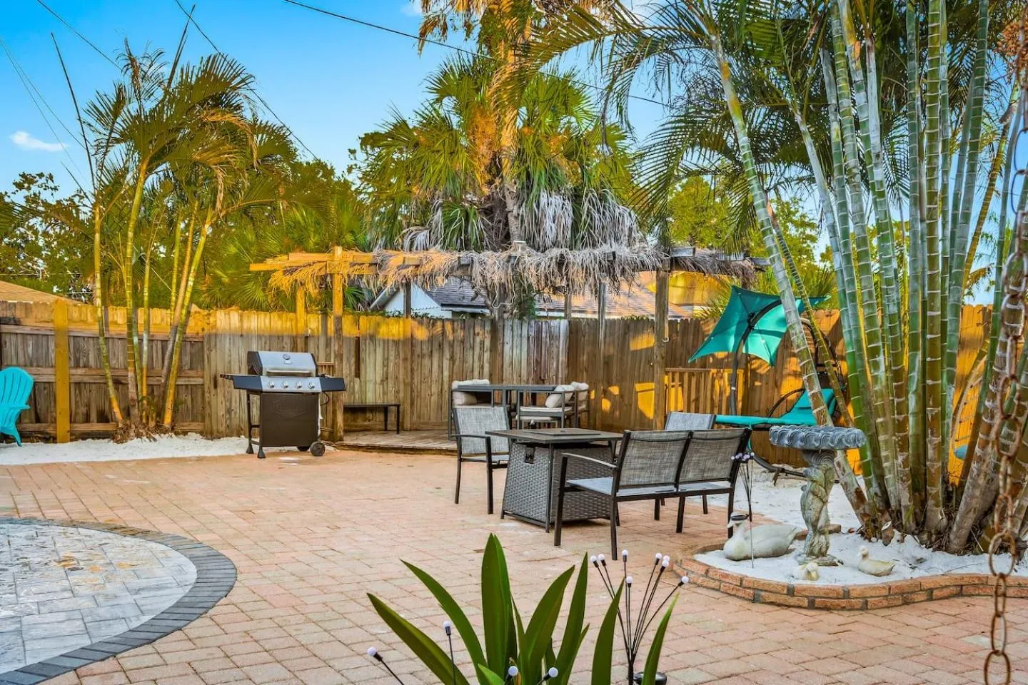 Coastal Villa w Amazing Courtyard - Splash Pad!