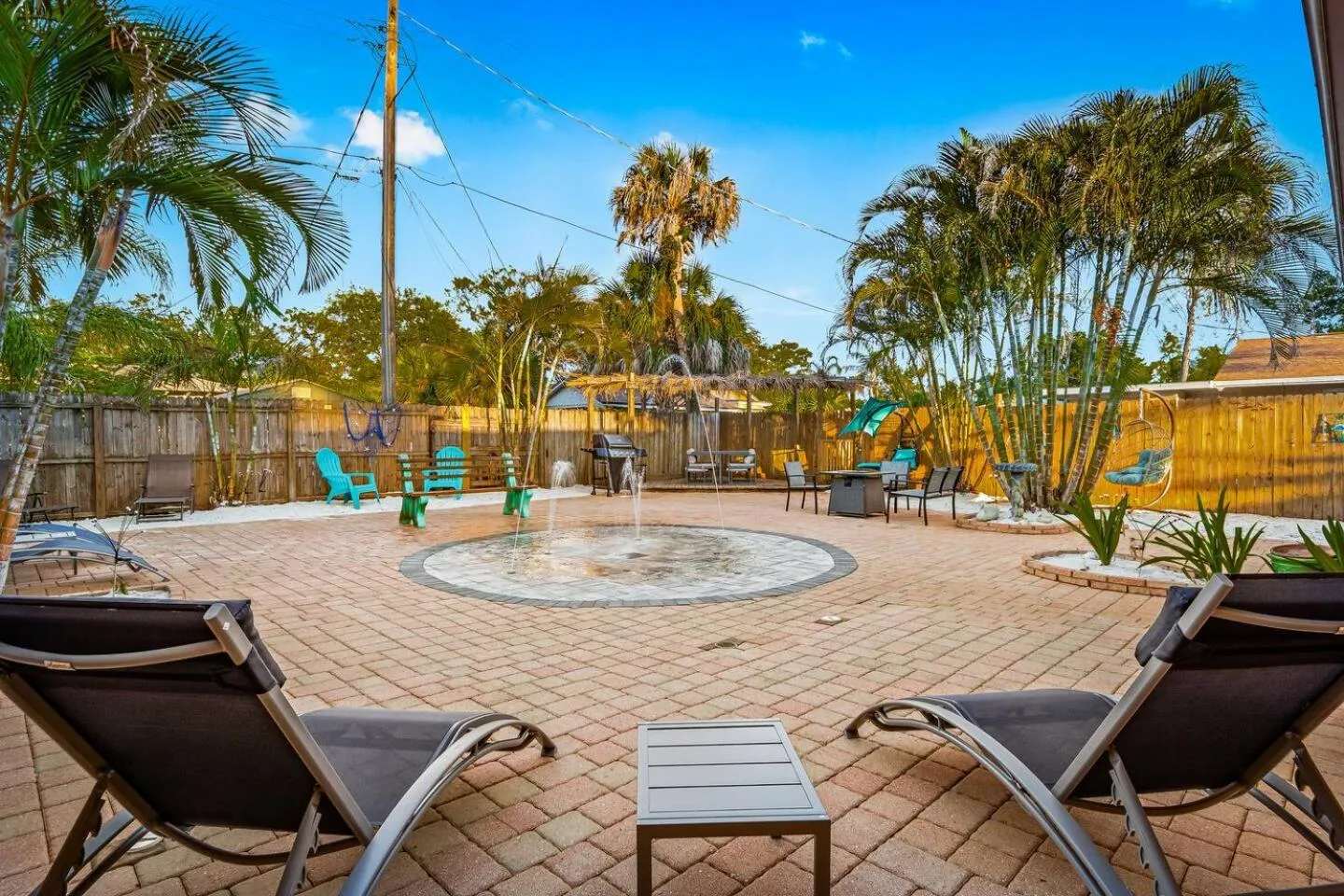 Coastal Villa w Amazing Courtyard - Splash Pad!