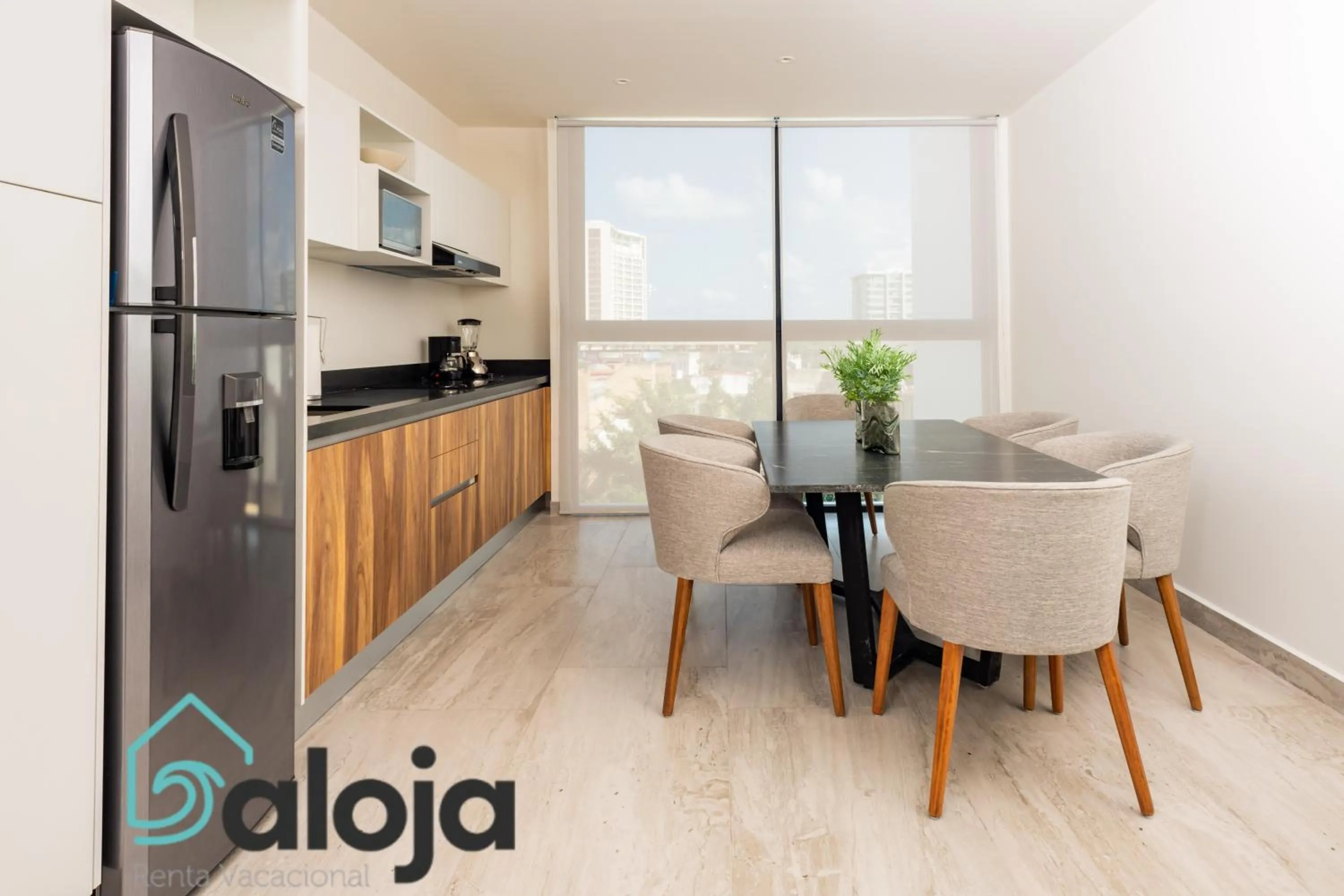 Kitchen or kitchenette in Torre Sofia - By Aloja RV