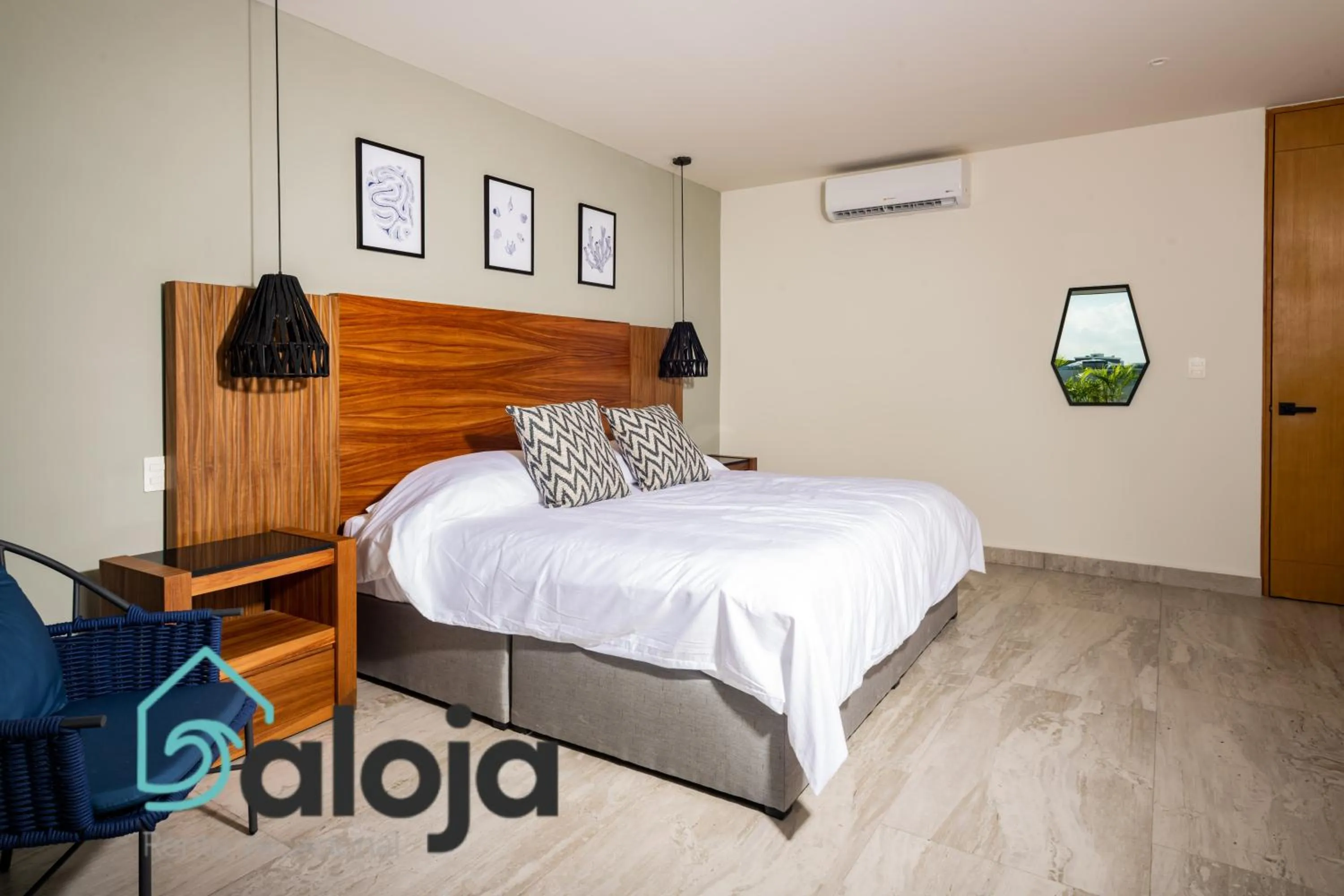 Photo of the whole room, Bed in Torre Sofia - By Aloja RV