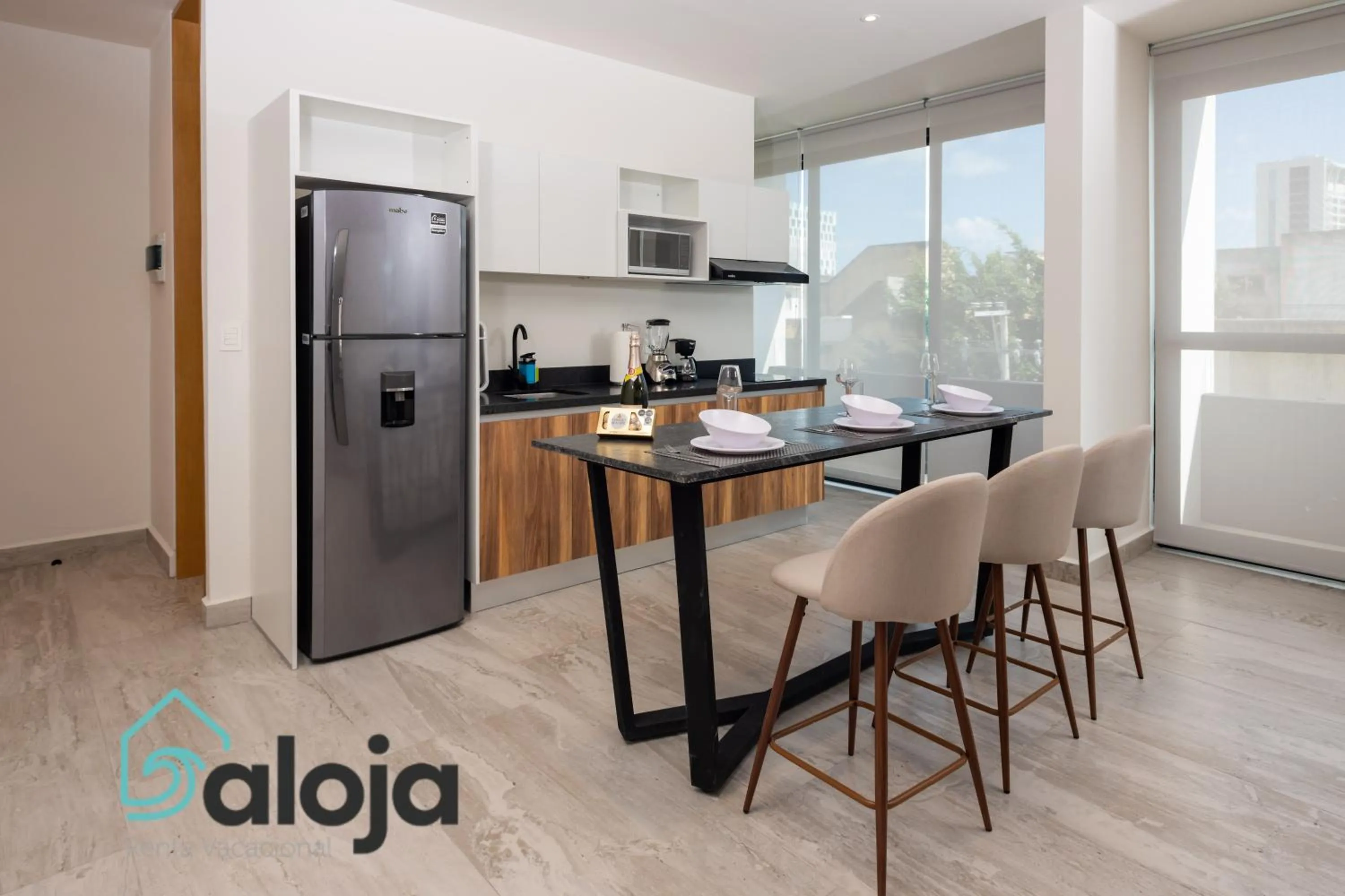 Kitchen or kitchenette in Torre Sofia - By Aloja RV