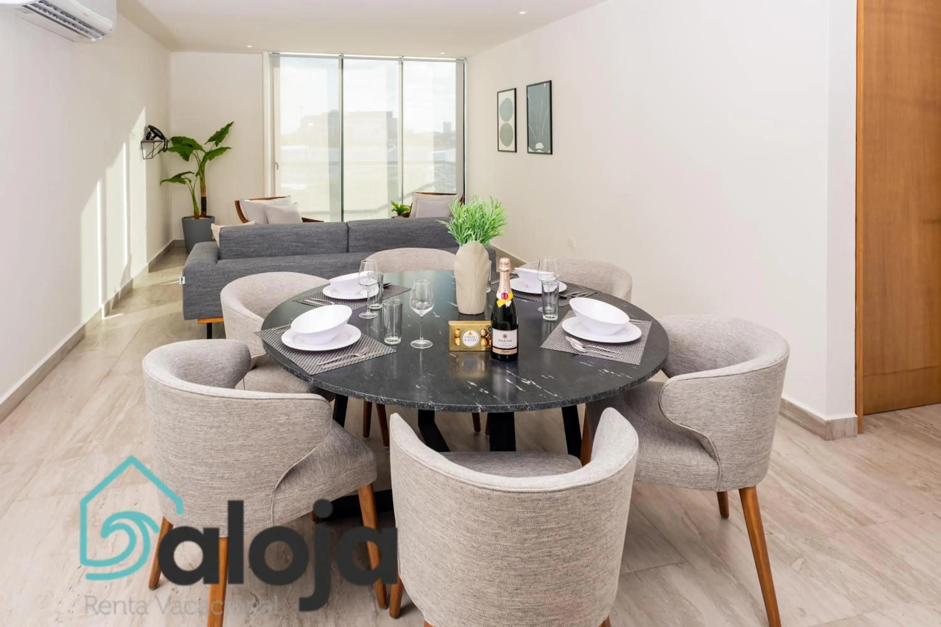 Seating area in Torre Sofia - By Aloja RV