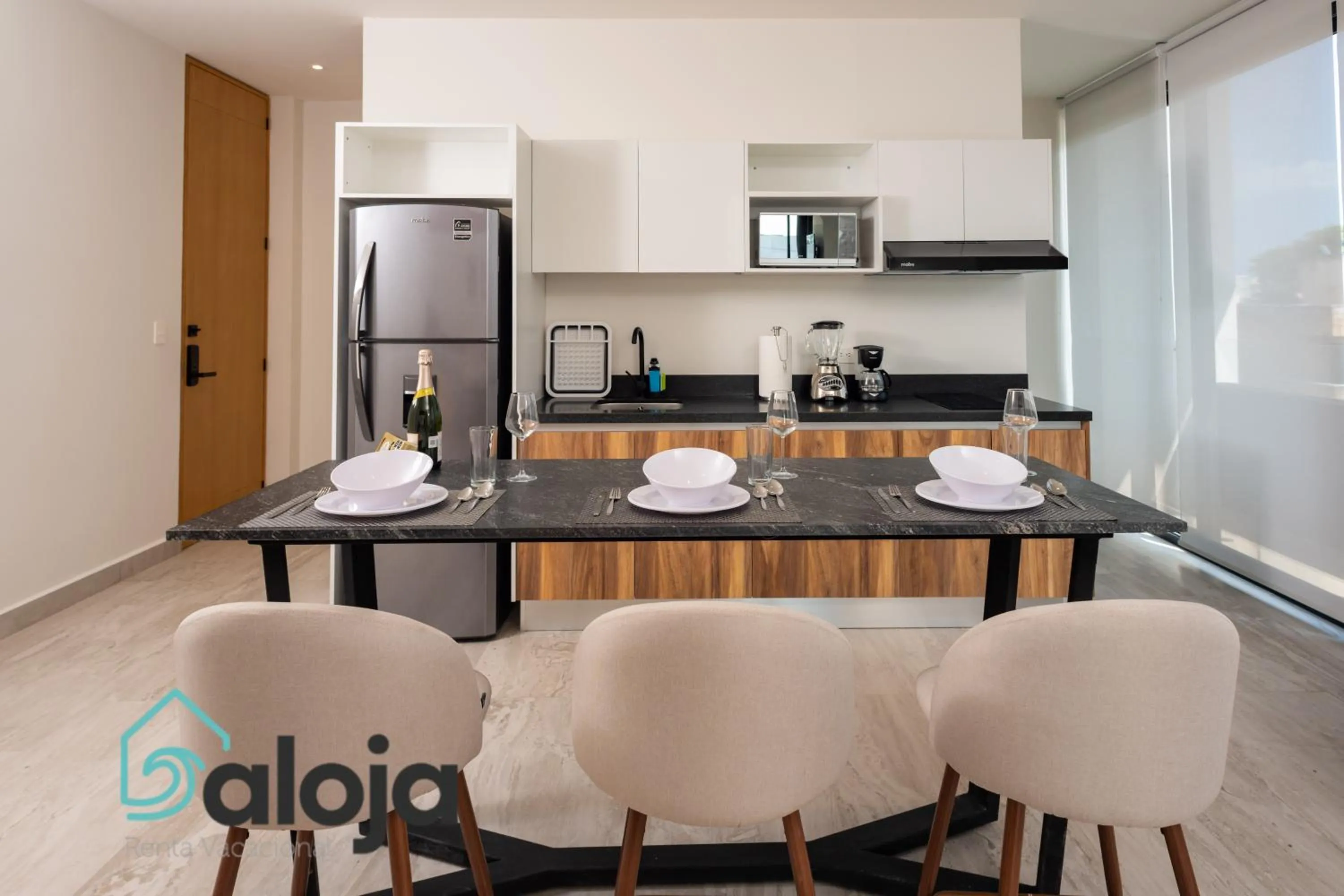 Kitchen or kitchenette in Torre Sofia - By Aloja RV