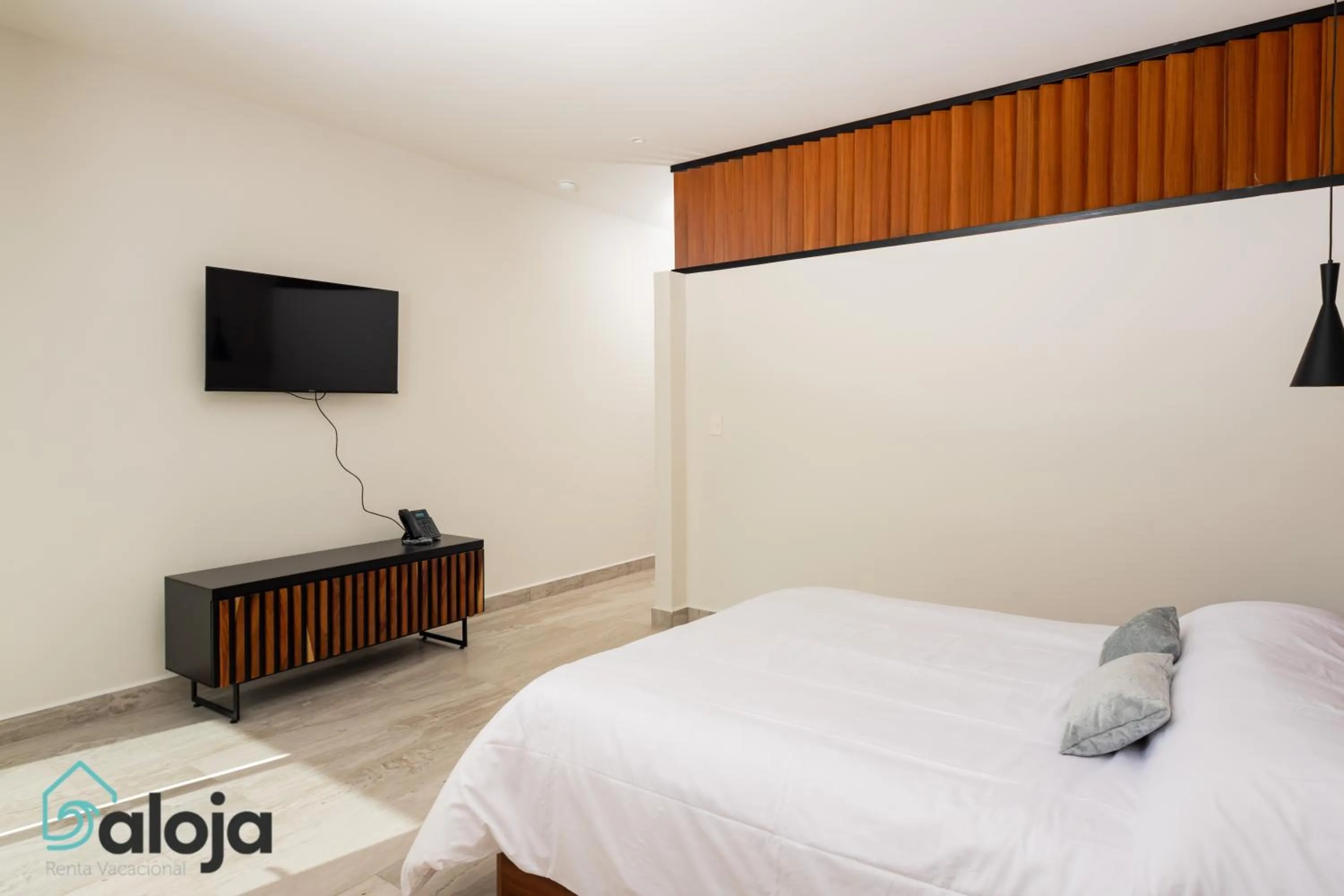 TV and multimedia, Bed in Torre Sofia - By Aloja RV