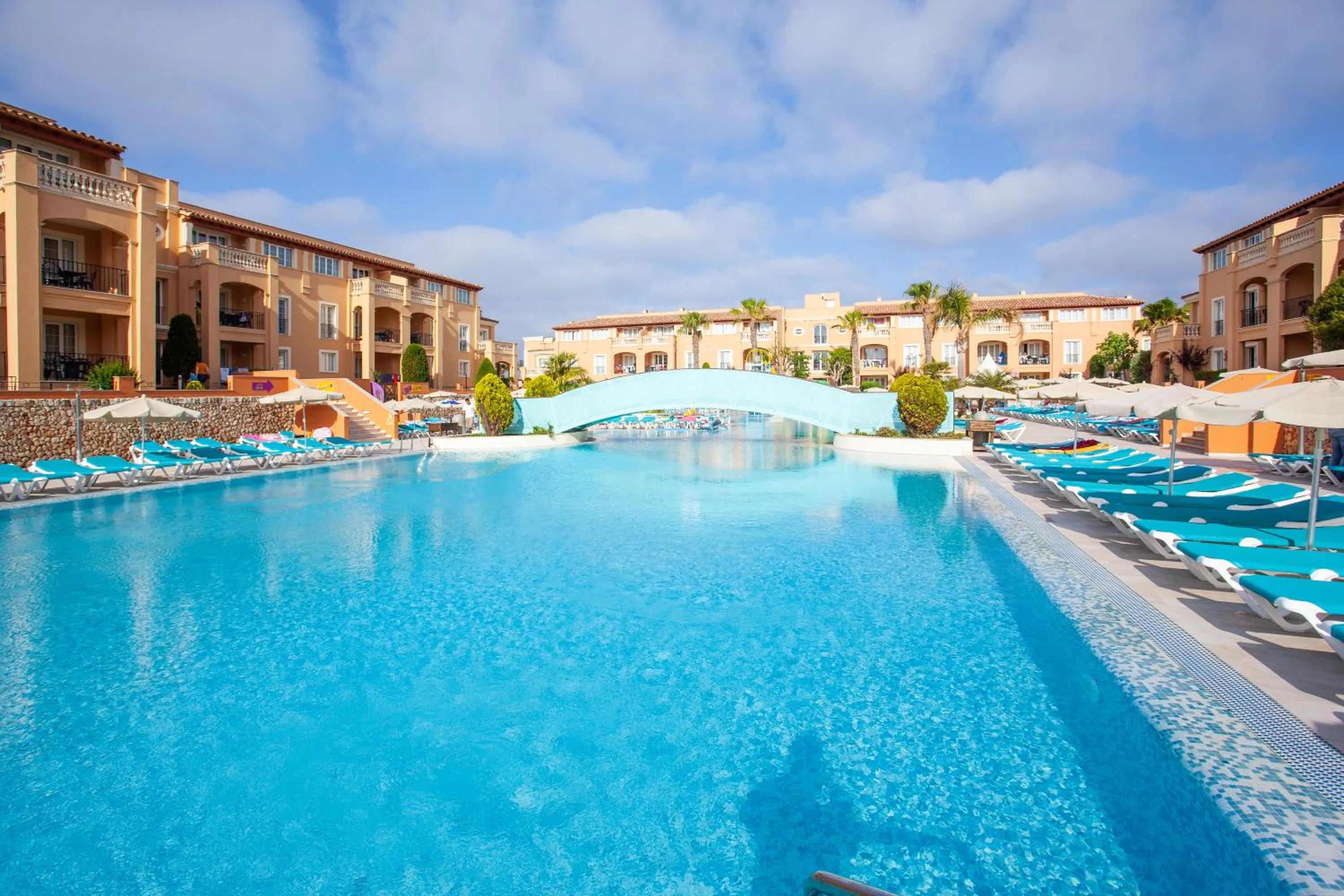 Swimming pool in Grupotel Club Turquesa Mar