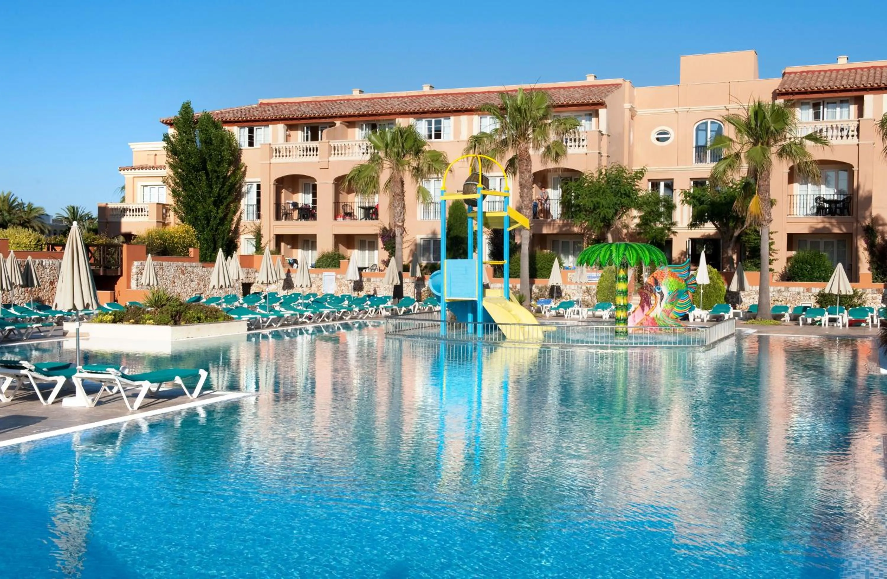 Swimming pool in Grupotel Club Turquesa Mar