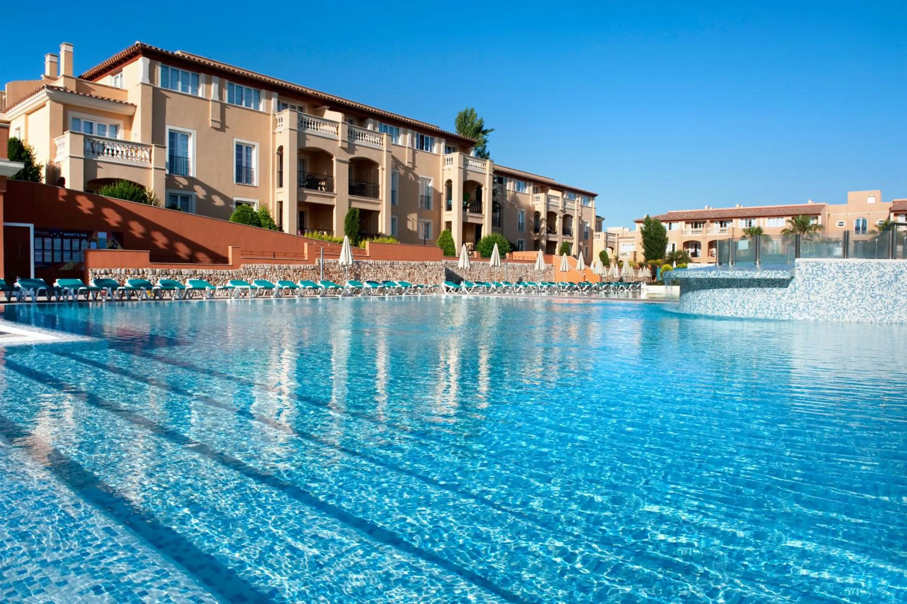 Swimming pool in Grupotel Club Turquesa Mar