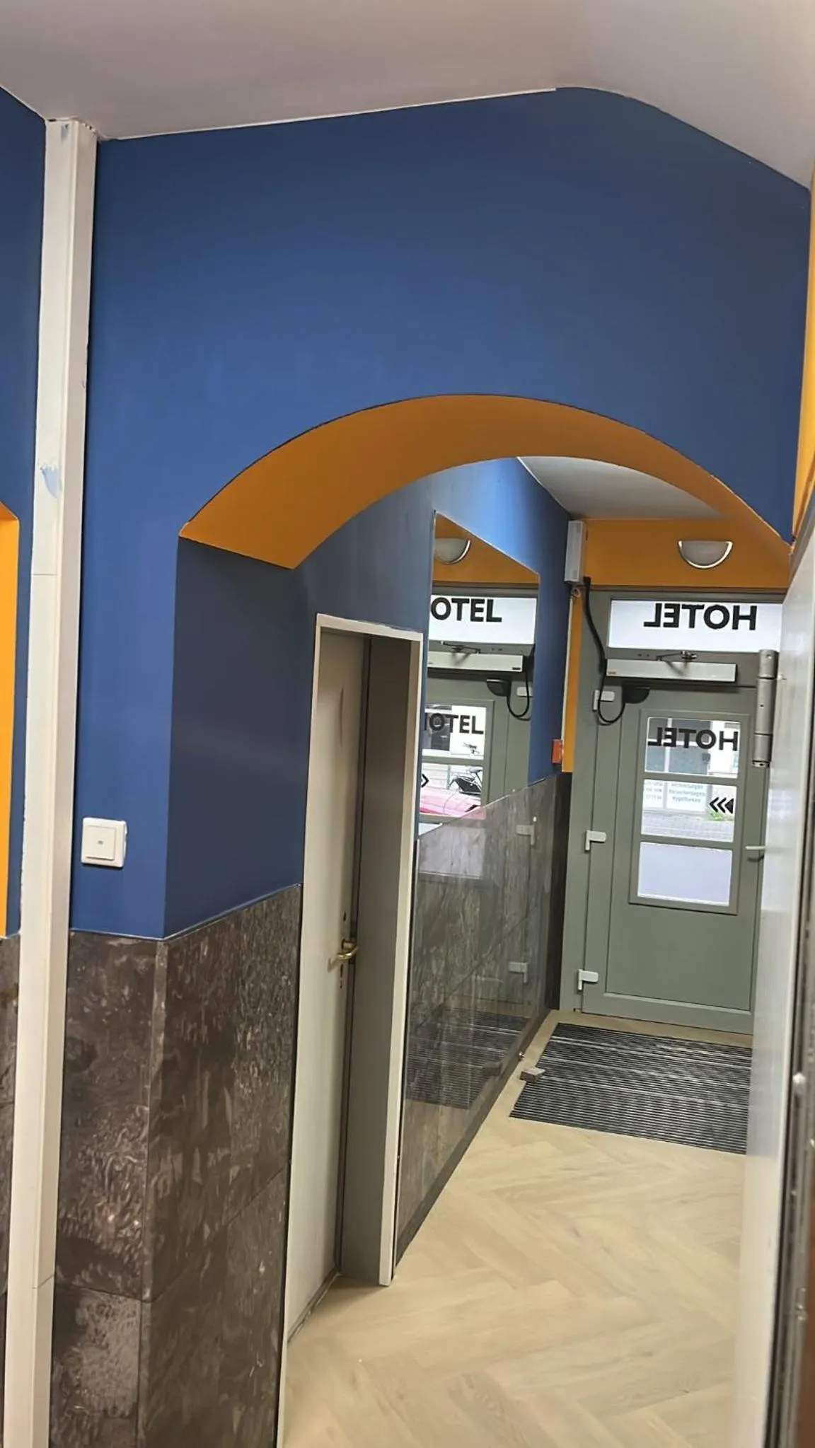 Facade/entrance in Hotel Petite Königsallee SELF CHECK-IN