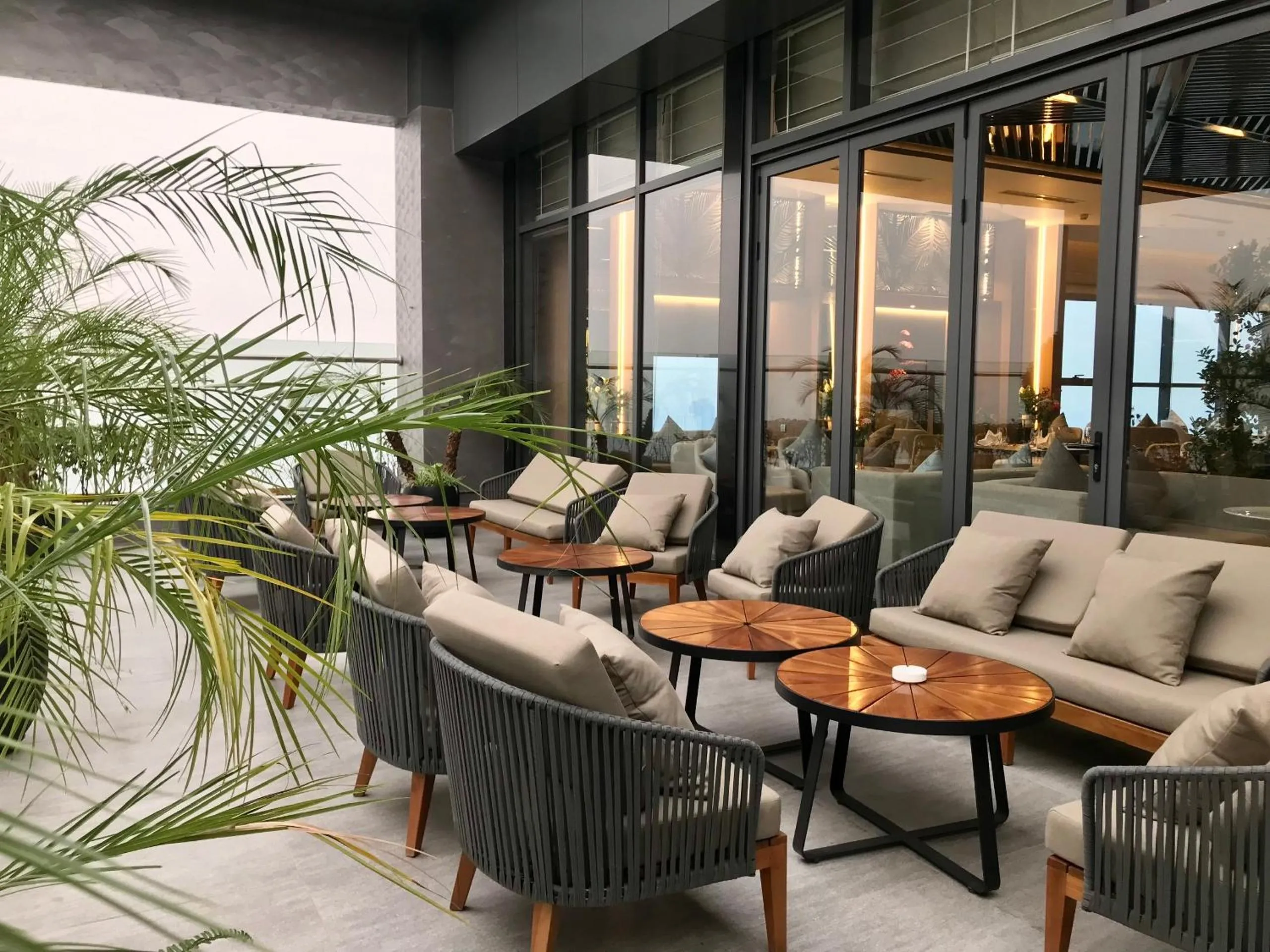 Lounge or bar in Grand K Hotel Suites Hanoi