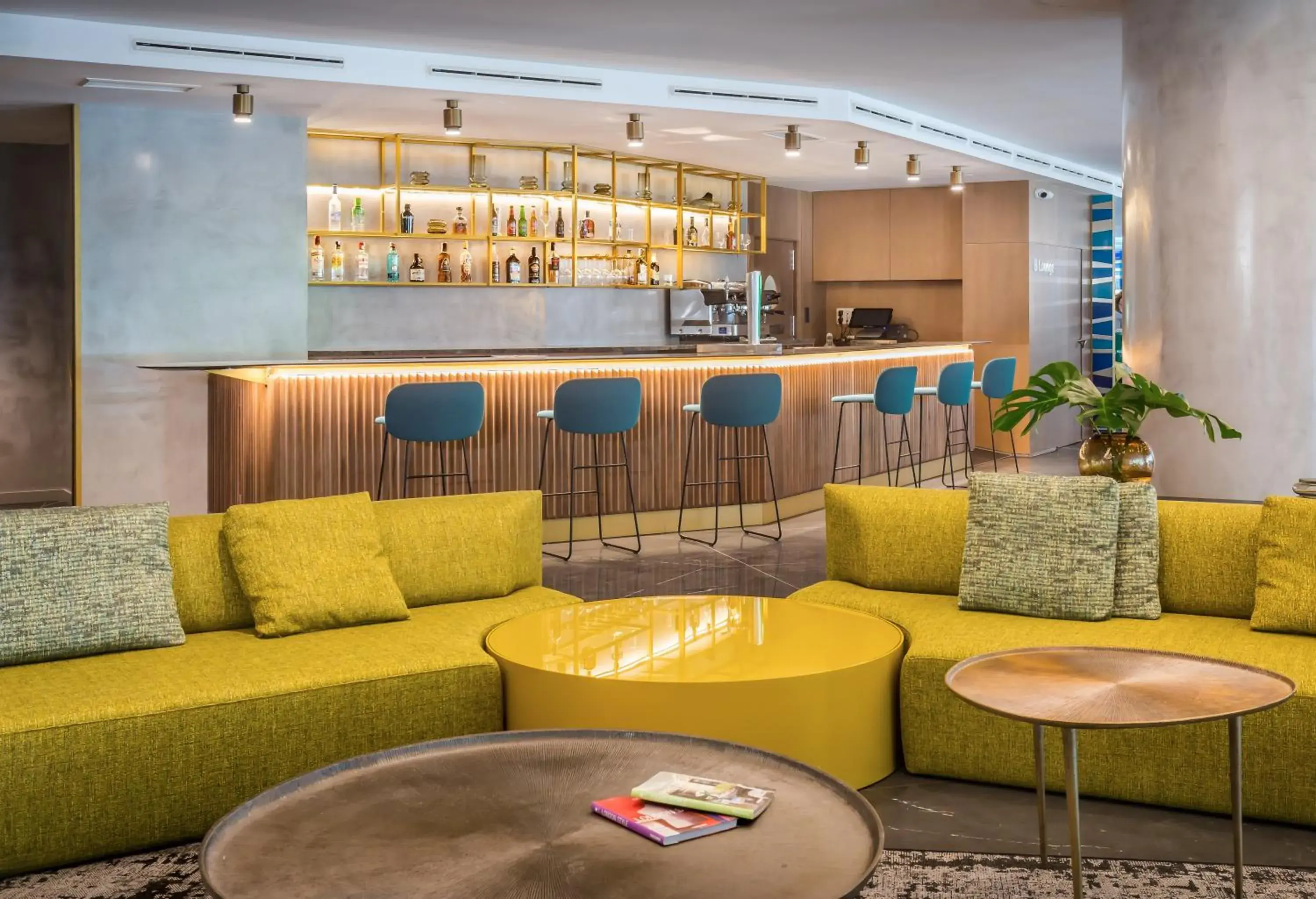 Lounge or bar in Barceló Costa Vasca Lounge or bar in Barceló Costa Vasca