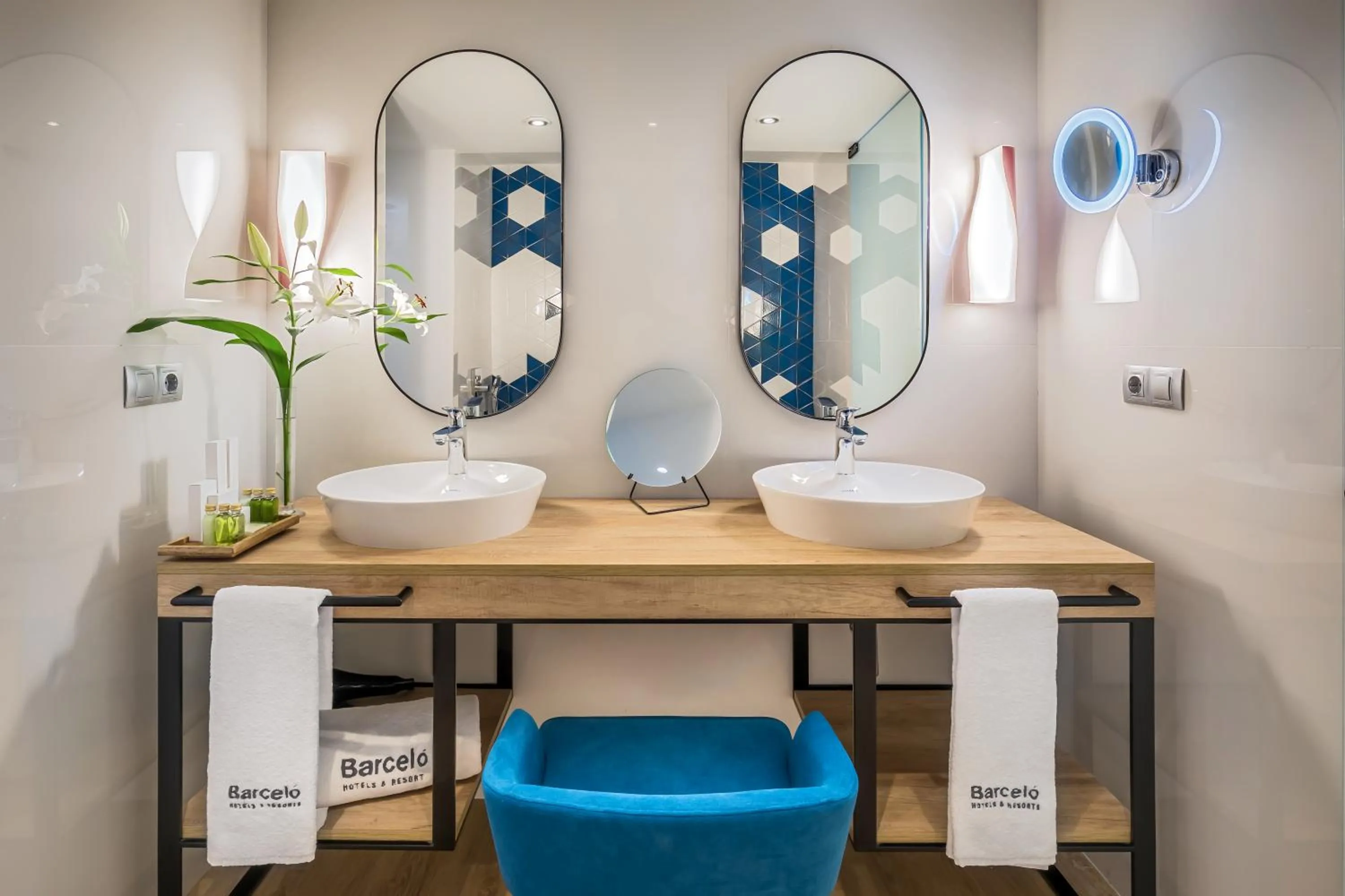 Photo of the whole room in Barceló Costa Vasca