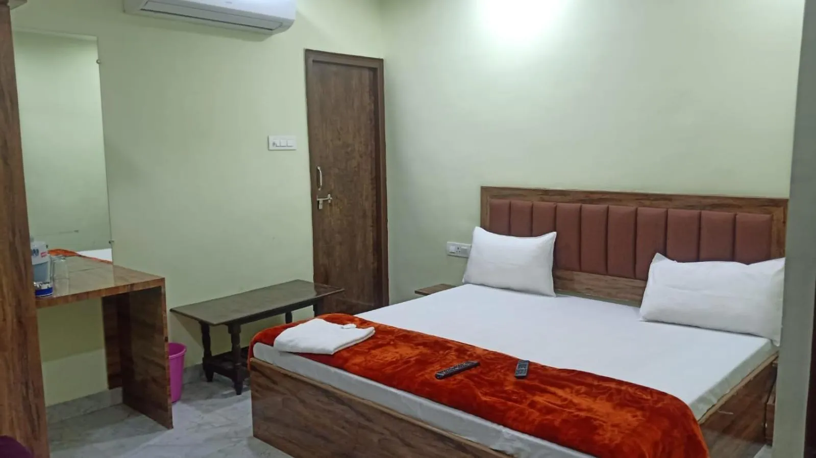 Bed in Shagun Banquet and Hotel