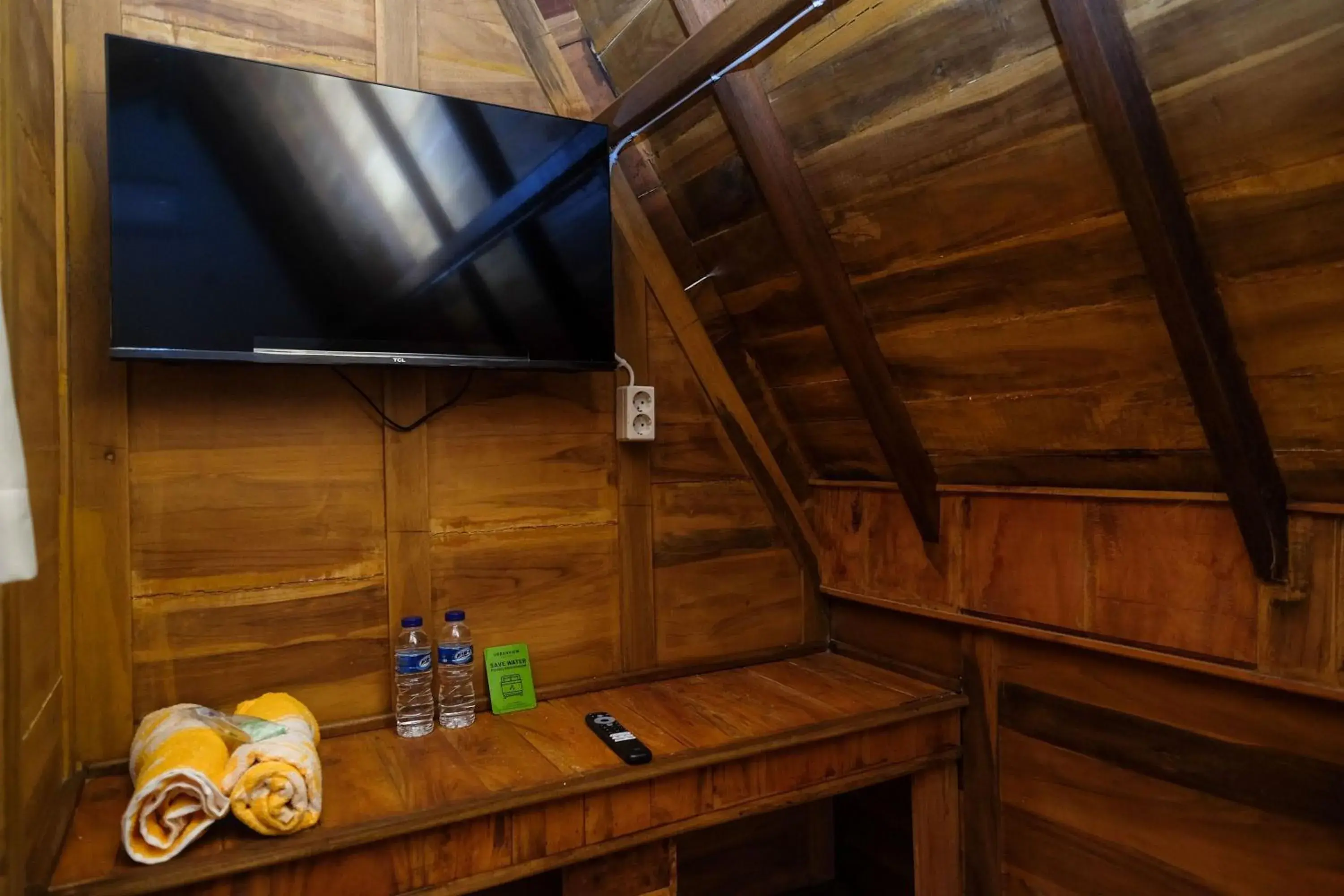 TV and multimedia in Urbanview Villa Lukulo Kebumen by RedDoorz TV and multimedia in Urbanview Villa Lukulo Kebumen by RedDoorz