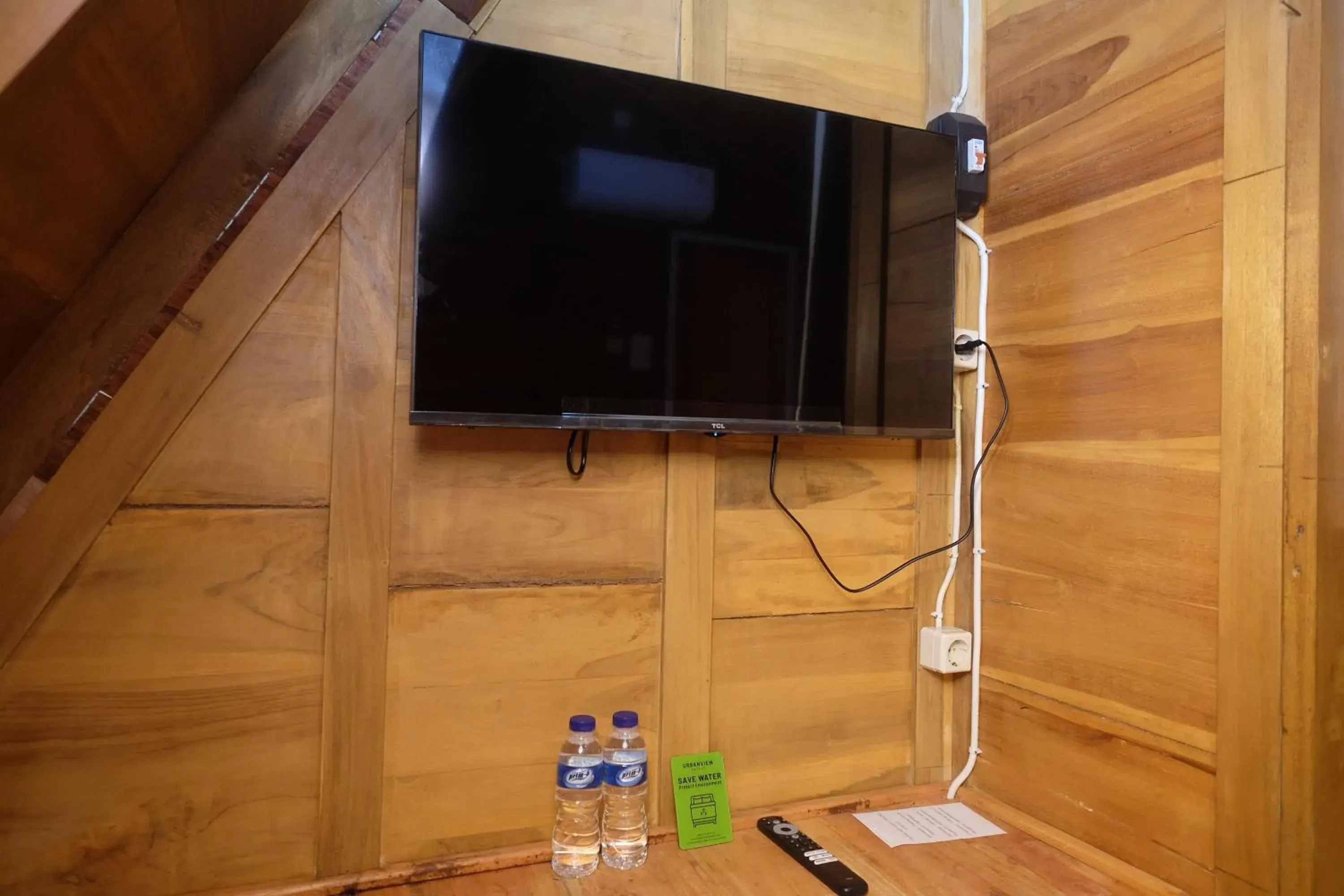 TV and multimedia in Urbanview Villa Lukulo Kebumen by RedDoorz TV and multimedia in Urbanview Villa Lukulo Kebumen by RedDoorz