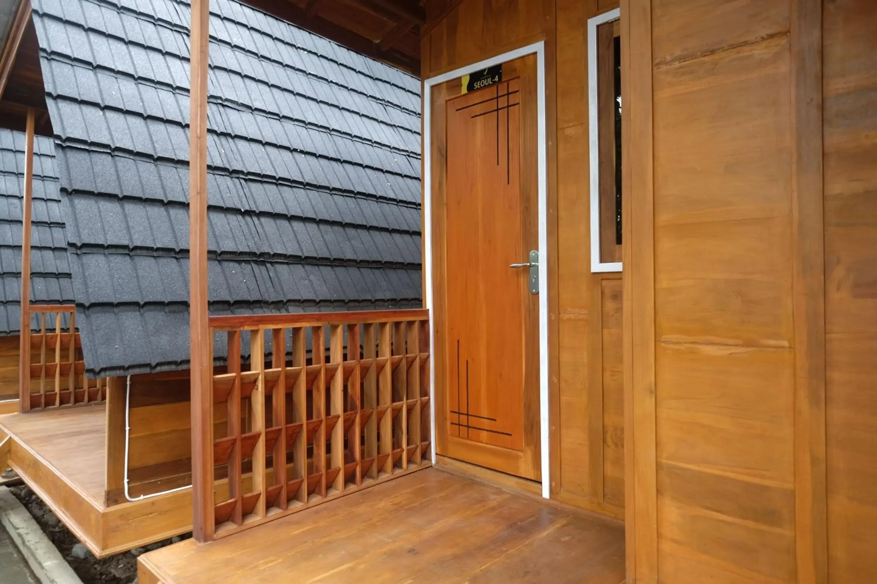 Facade/entrance in Urbanview Villa Lukulo Kebumen by RedDoorz Facade/entrance in Urbanview Villa Lukulo Kebumen by RedDoorz