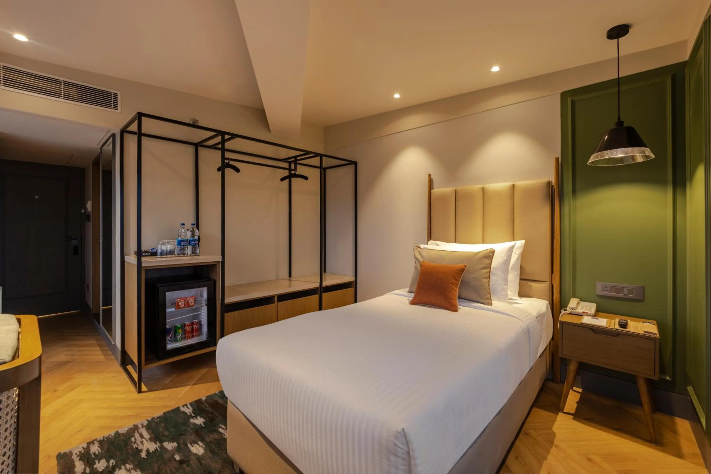 Bed in Sarovar Portico Srinagar