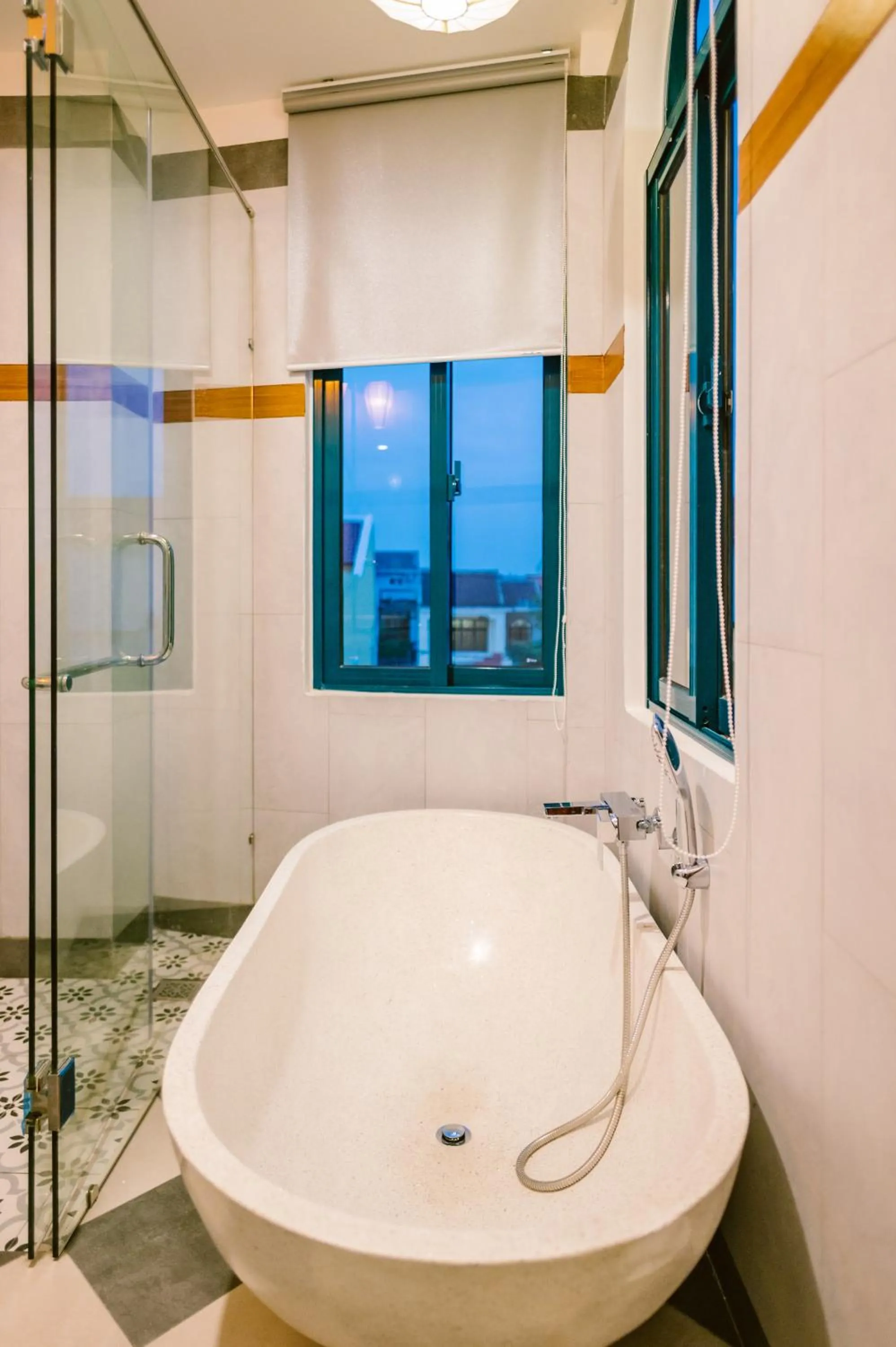 Bath in De'Colore Villa Hoi An