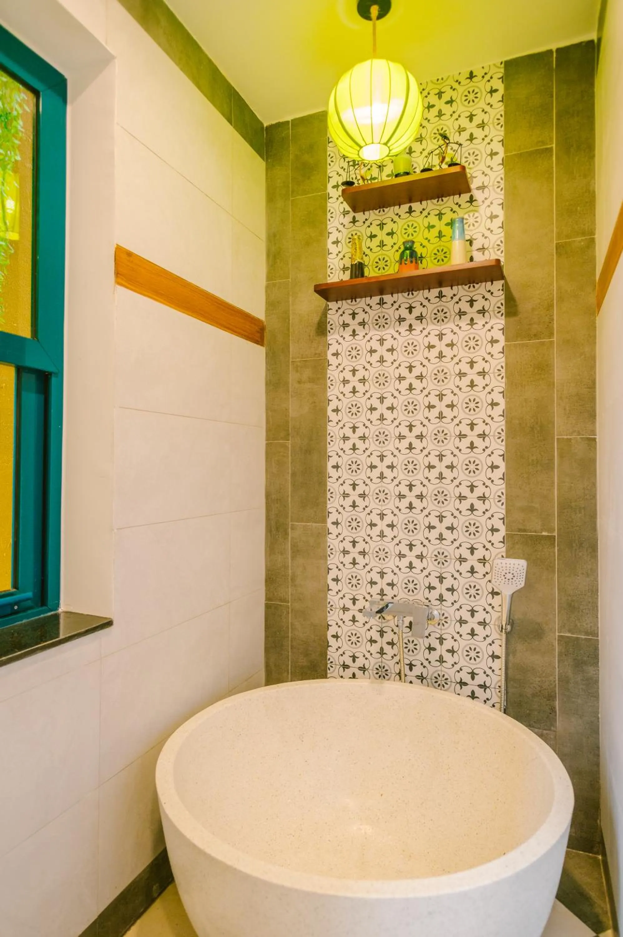 Bath in De'Colore Villa Hoi An