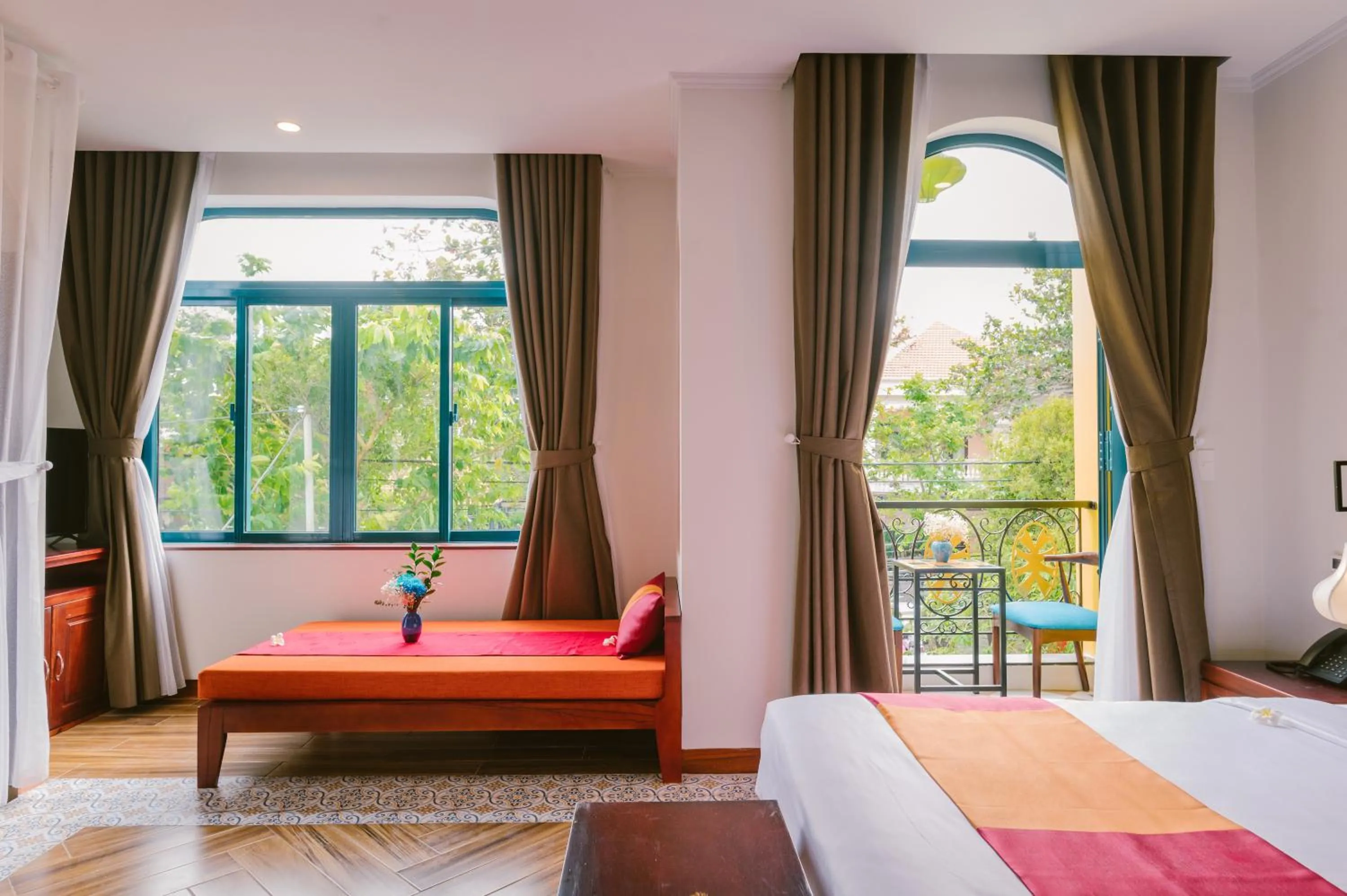 Bedroom, Bed in De'Colore Villa Hoi An