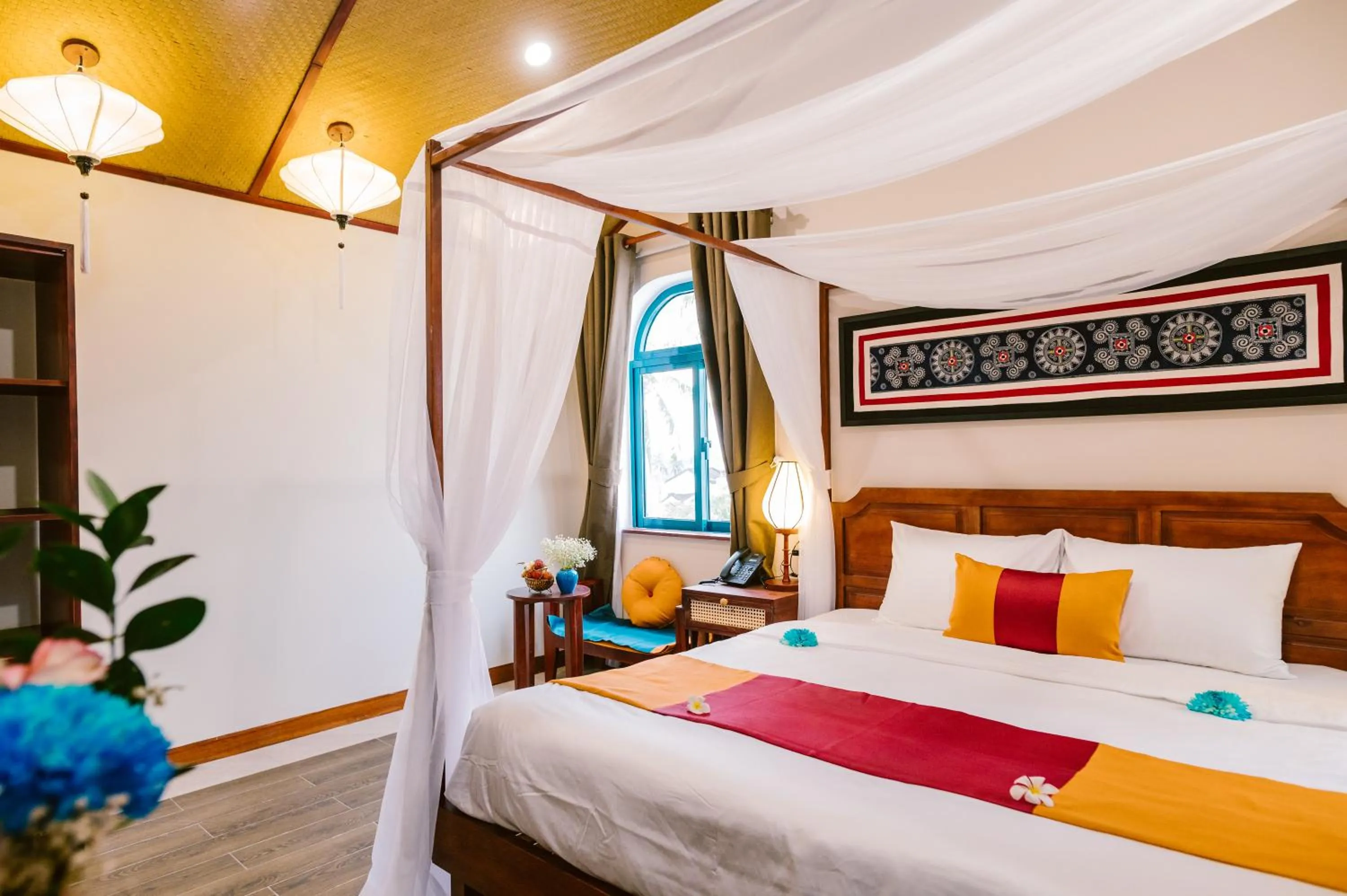 Bedroom, Bed in De'Colore Villa Hoi An