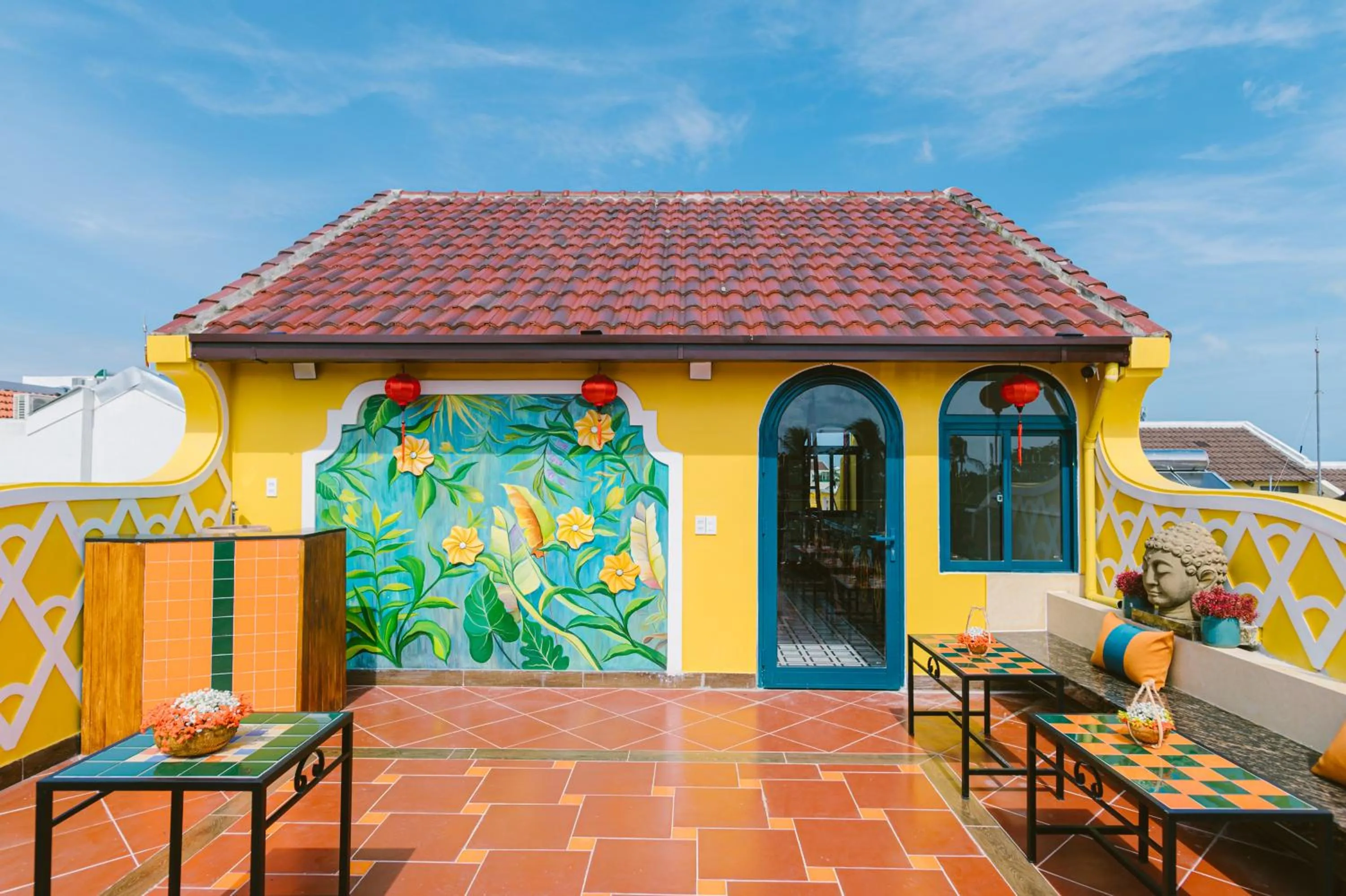 Balcony/Terrace in De'Colore Villa Hoi An