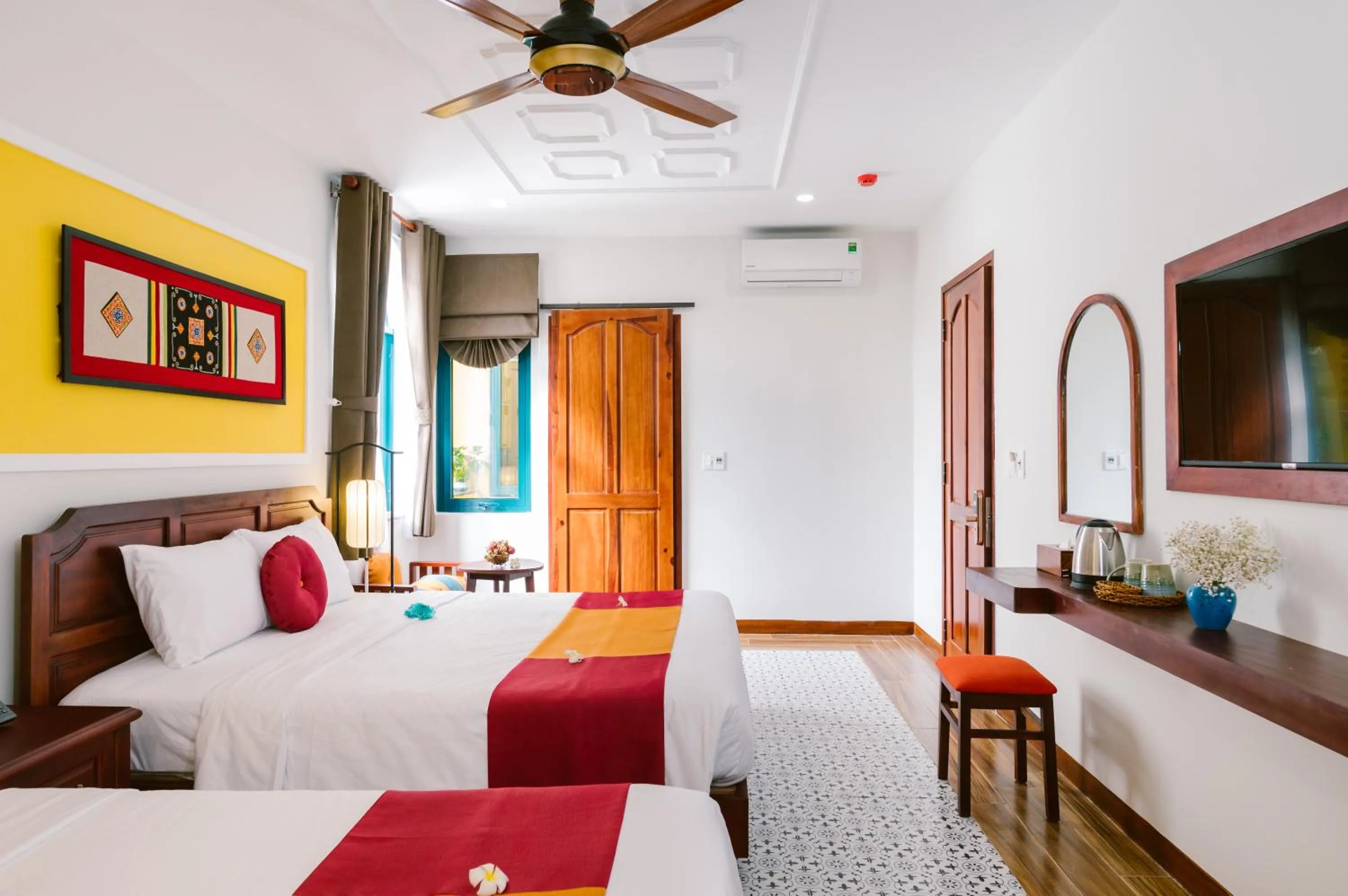 Bedroom, Bed in De'Colore Villa Hoi An