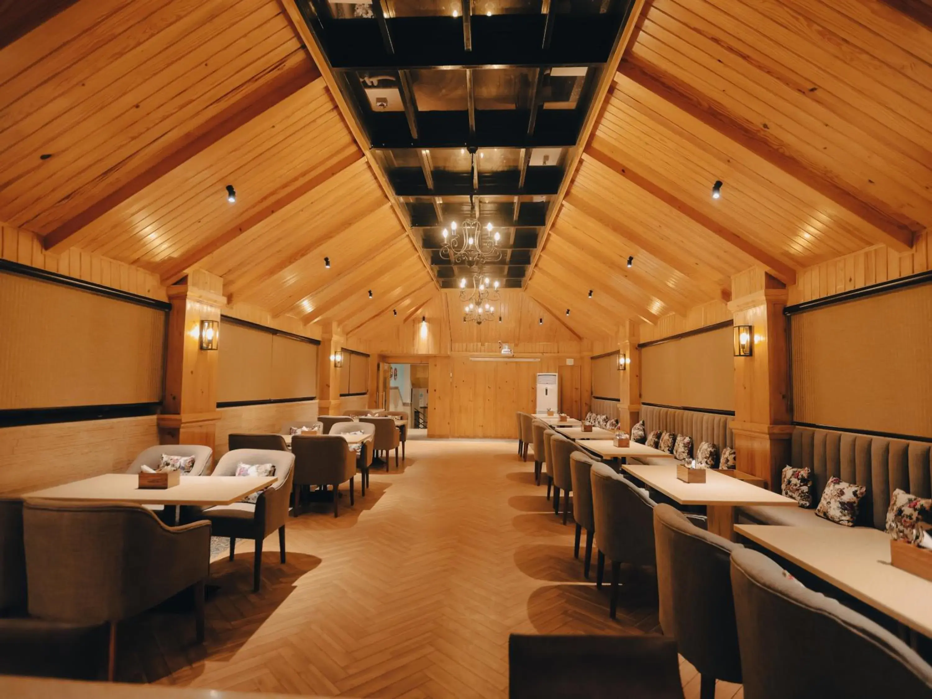 Restaurant/places to eat in Clarks Inn Express, Dehradun Restaurant/places to eat in Clarks Inn Express, Dehradun