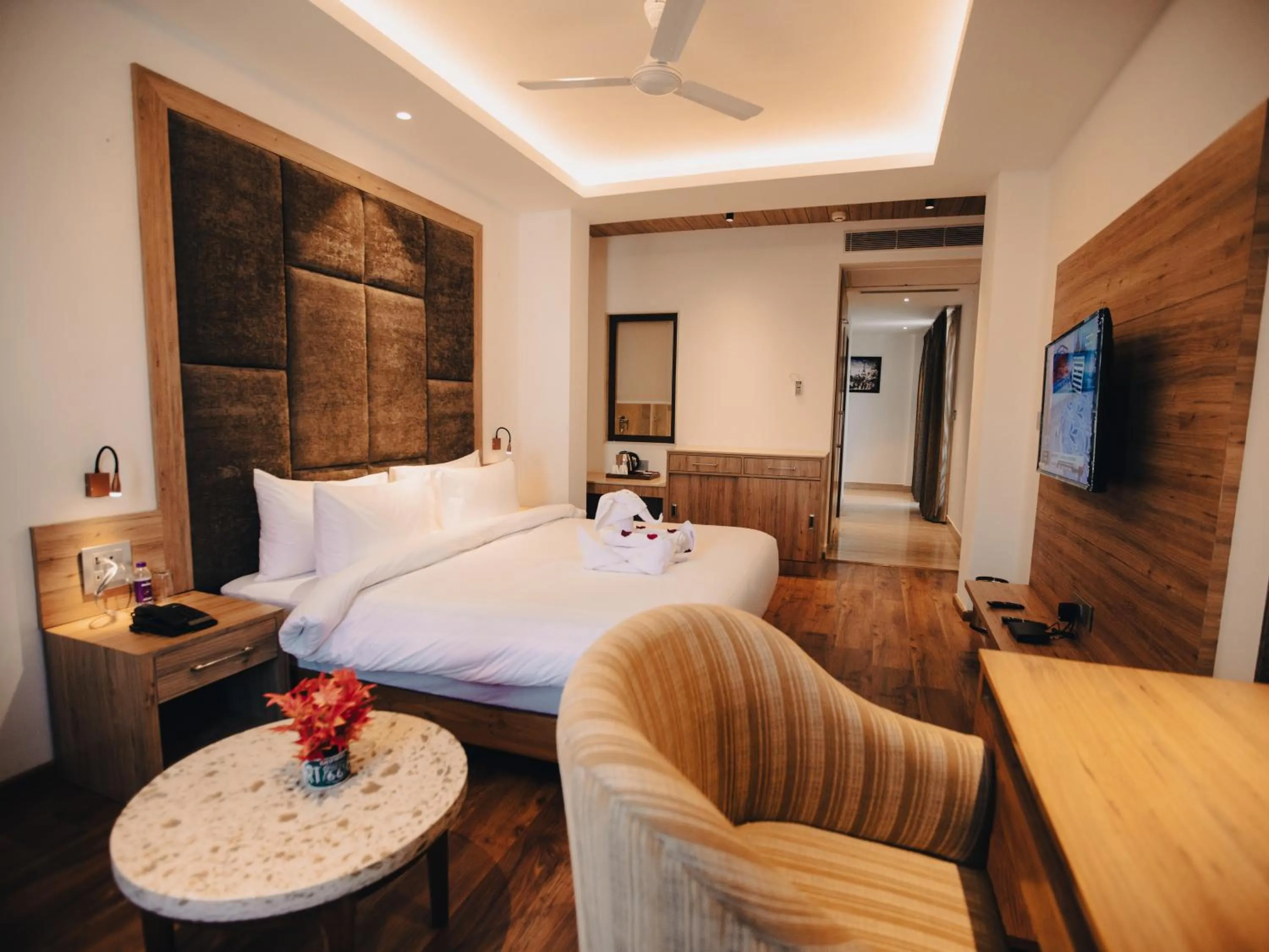 Bed in Clarks Inn Express, Dehradun