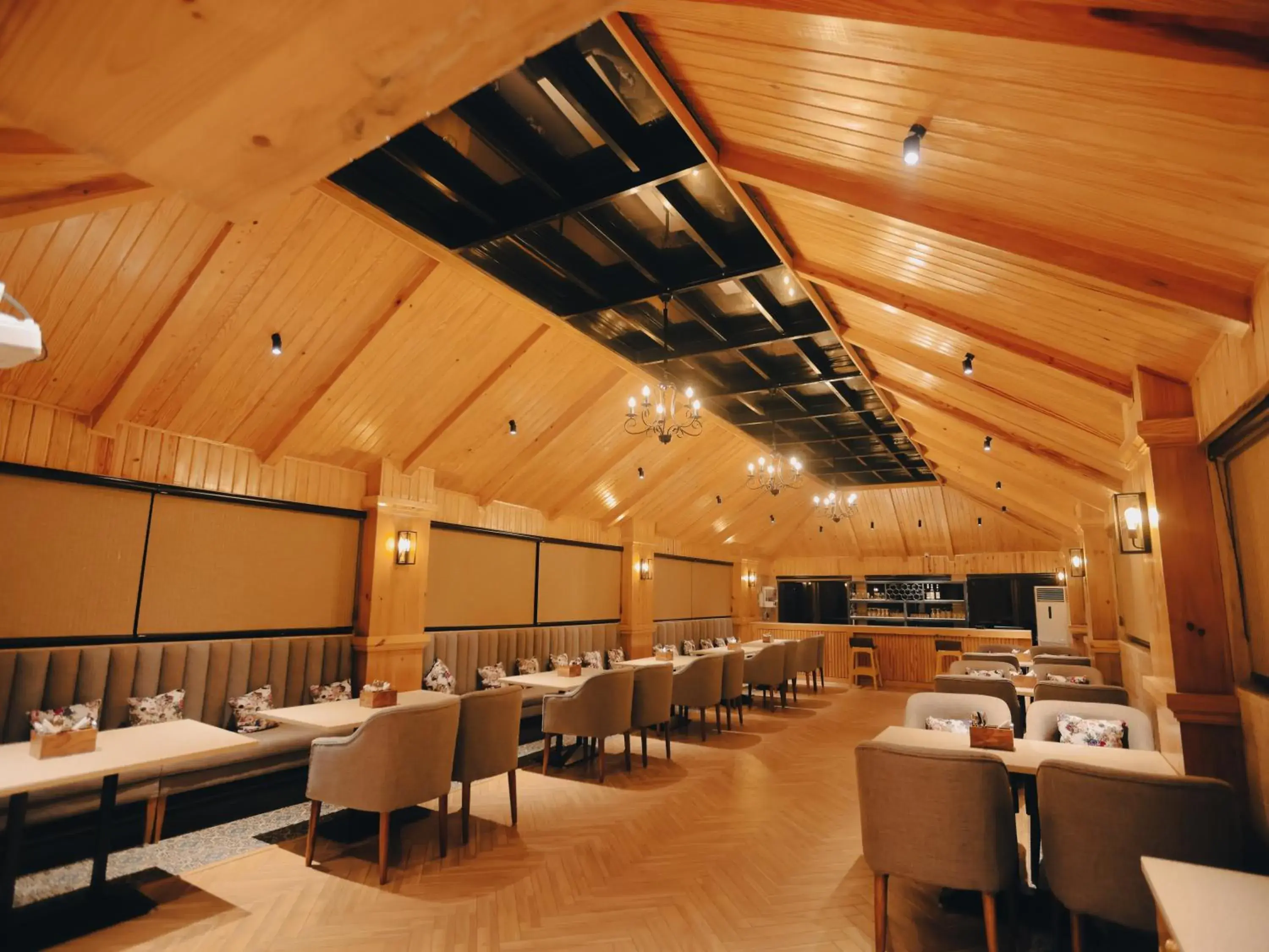 Restaurant/places to eat in Clarks Inn Express, Dehradun Restaurant/places to eat in Clarks Inn Express, Dehradun