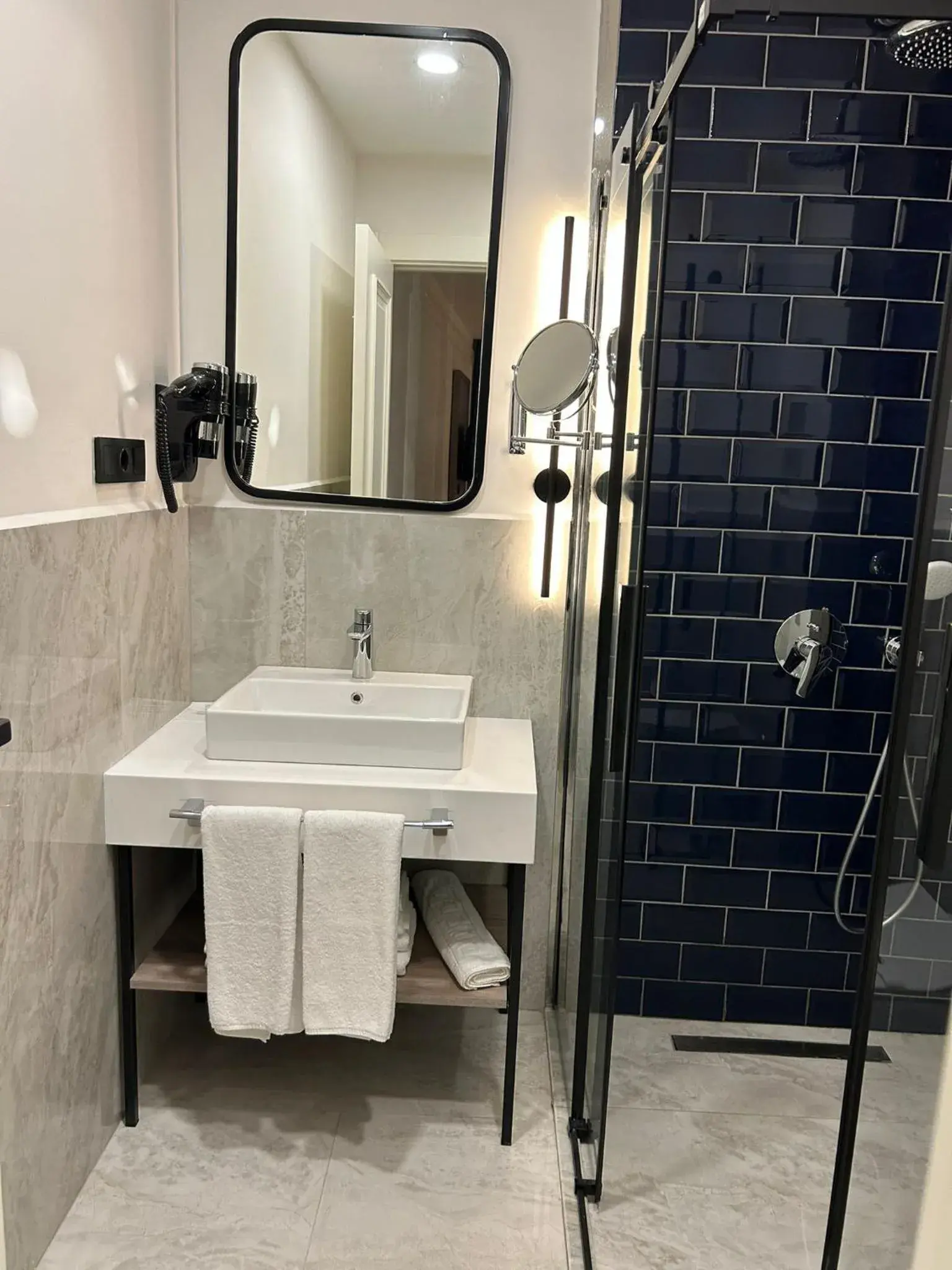 Deluxe Double or Twin Room in Prime Bosphorus Hotel Deluxe Double or Twin Room in Prime Bosphorus Hotel