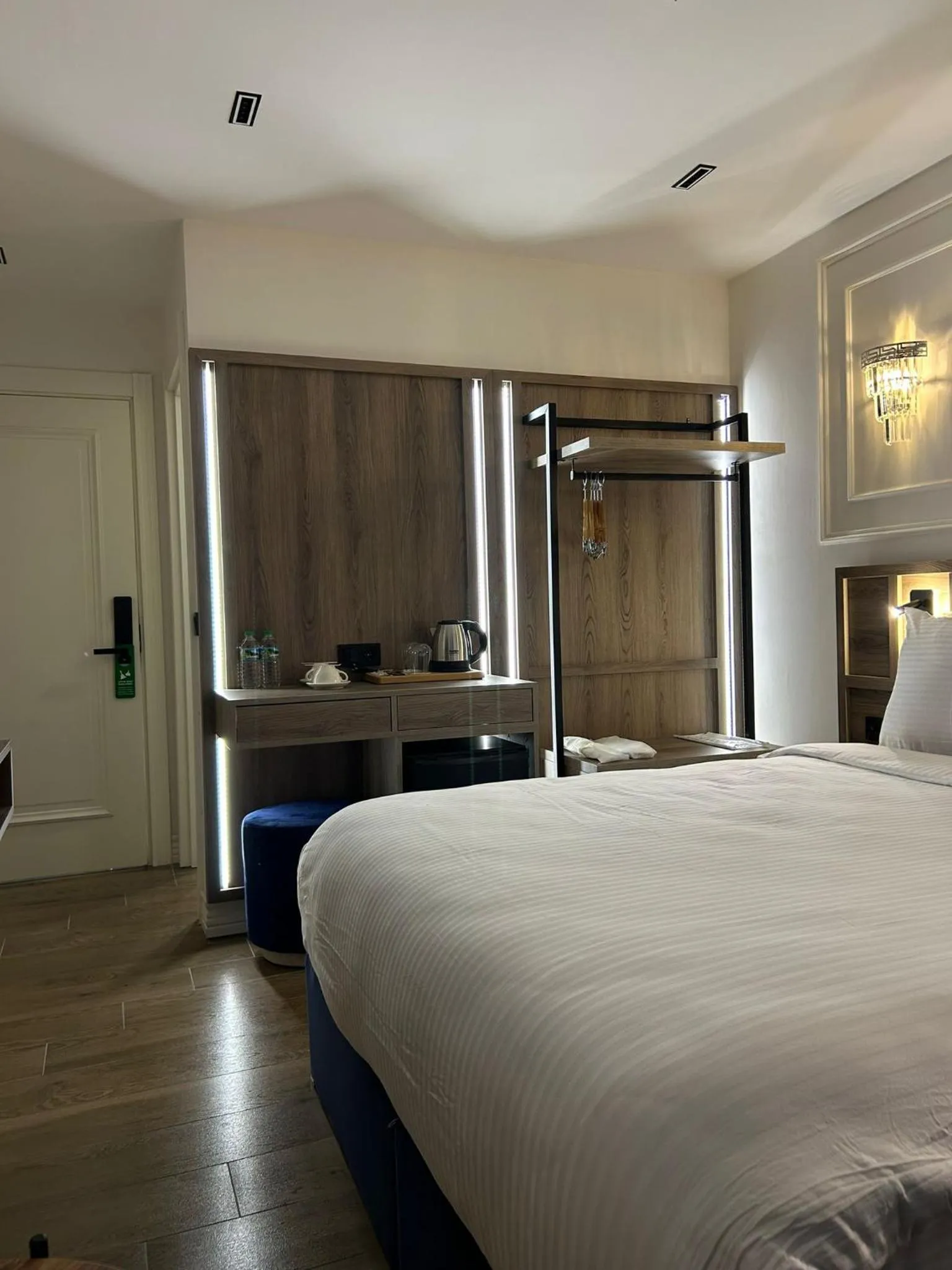 Photo of the whole room, Bed in Prime Bosphorus Hotel