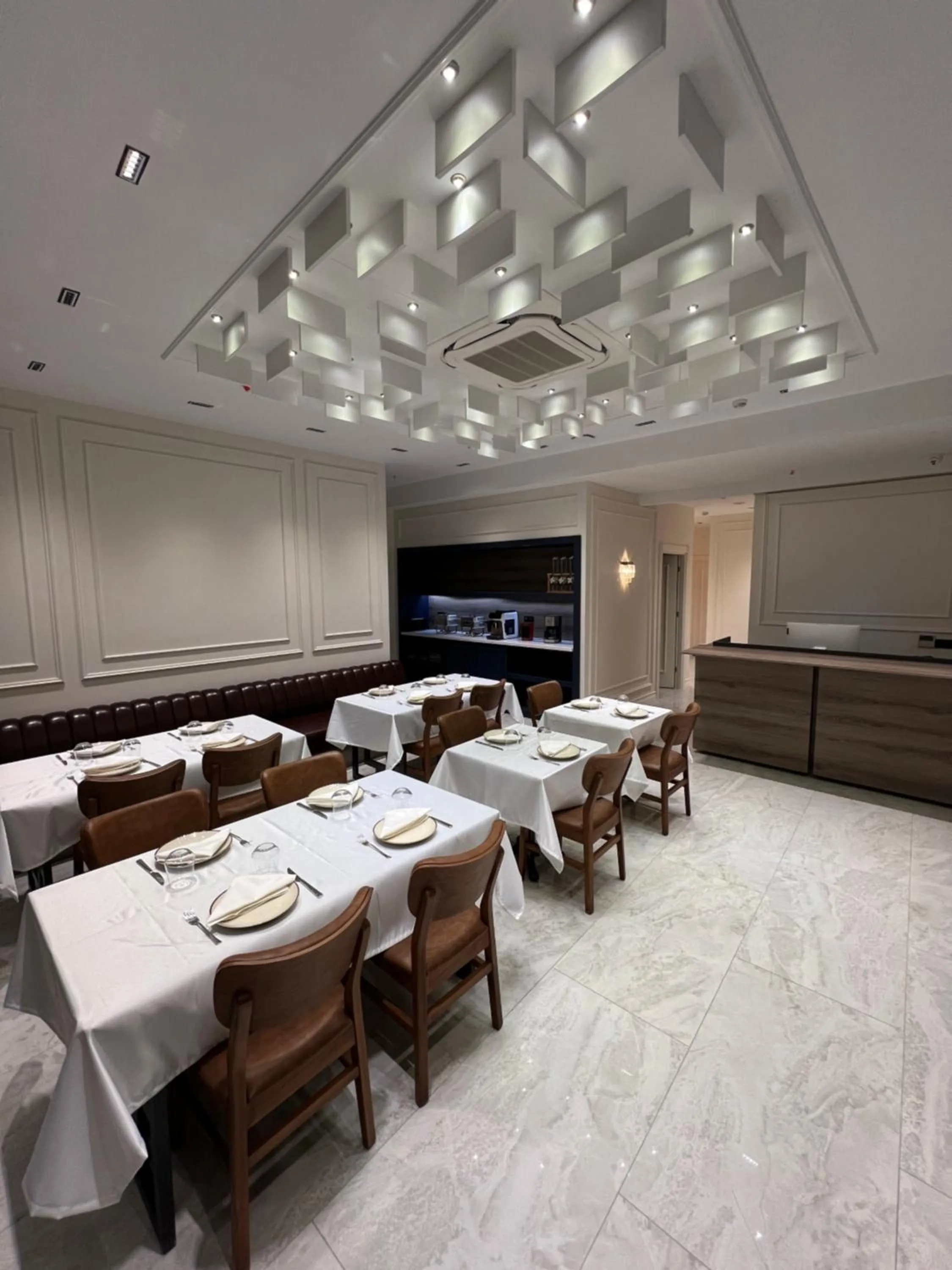 Restaurant/places to eat in Prime Bosphorus Hotel