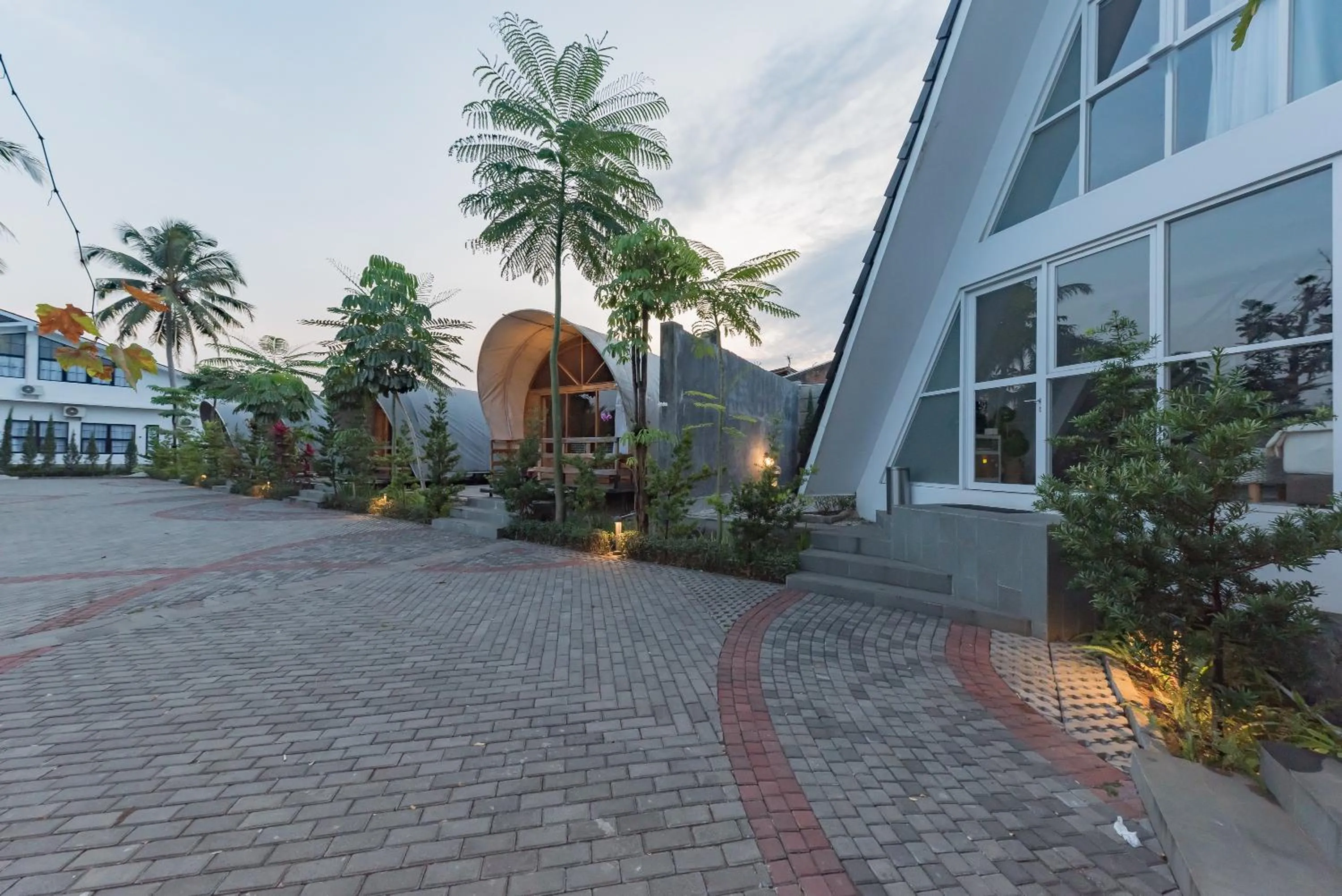 Property building in Urbanview Hotel Khayrizsan Tasikmalaya by RedDoorz