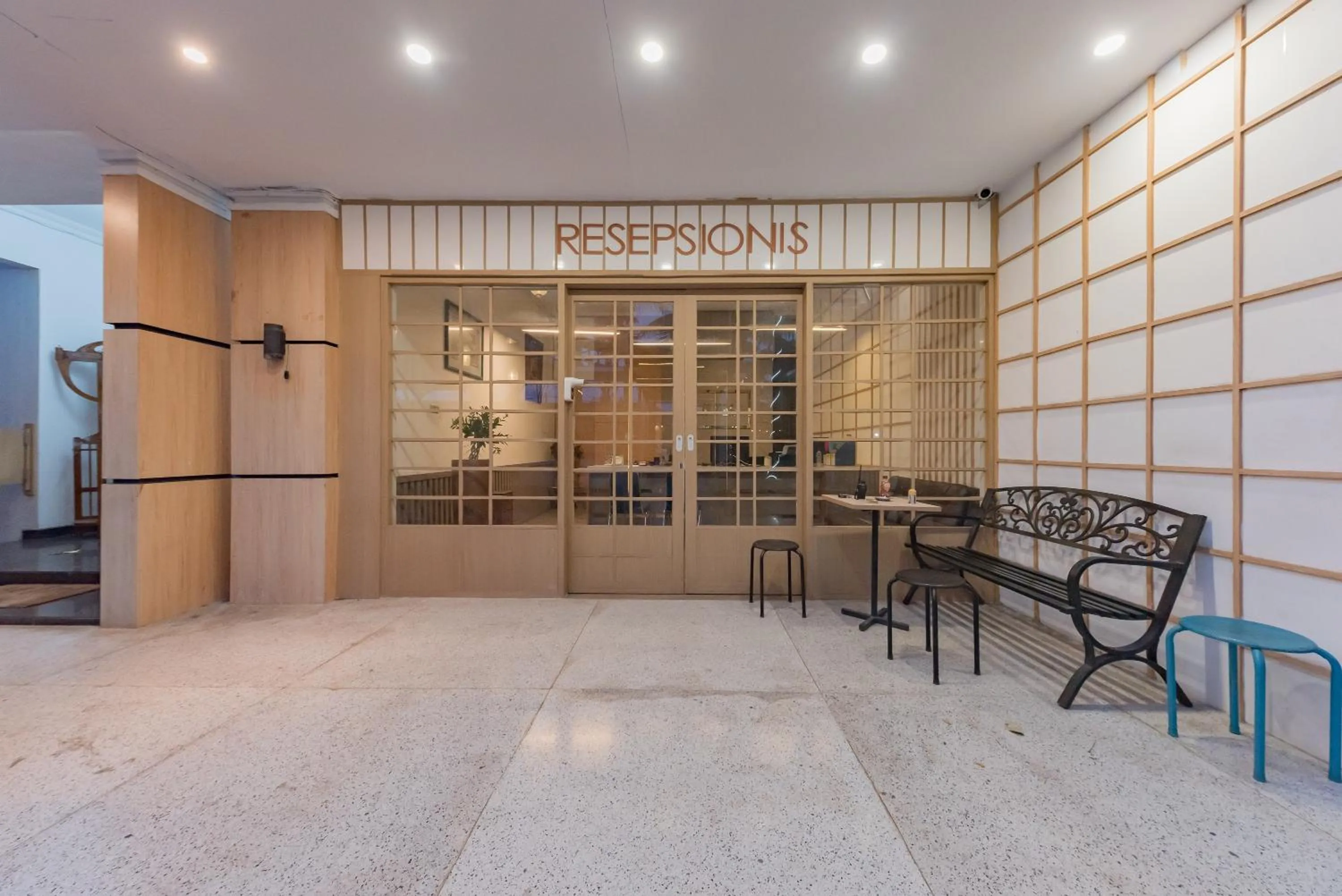 Lobby or reception in Urbanview Hotel Khayrizsan Tasikmalaya by RedDoorz