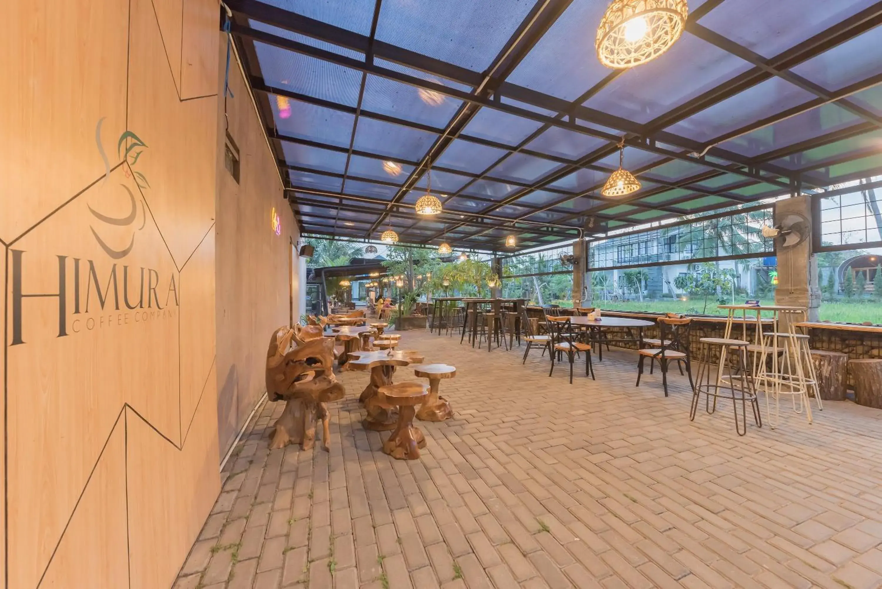 Restaurant/places to eat in Urbanview Hotel Khayrizsan Tasikmalaya by RedDoorz Restaurant/places to eat in Urbanview Hotel Khayrizsan Tasikmalaya by RedDoorz