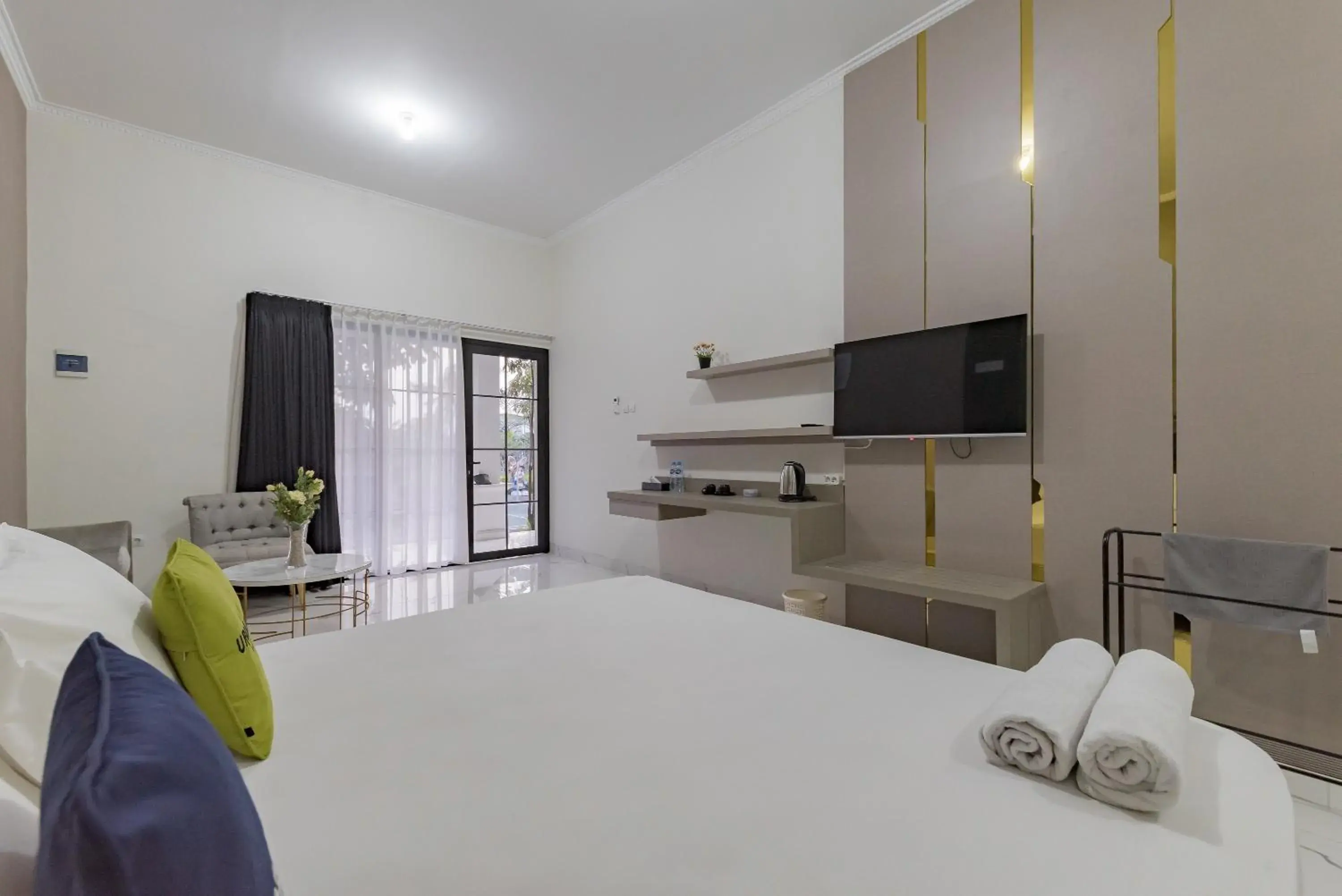 Bed in Urbanview Hotel Khayrizsan Tasikmalaya by RedDoorz Bed in Urbanview Hotel Khayrizsan Tasikmalaya by RedDoorz