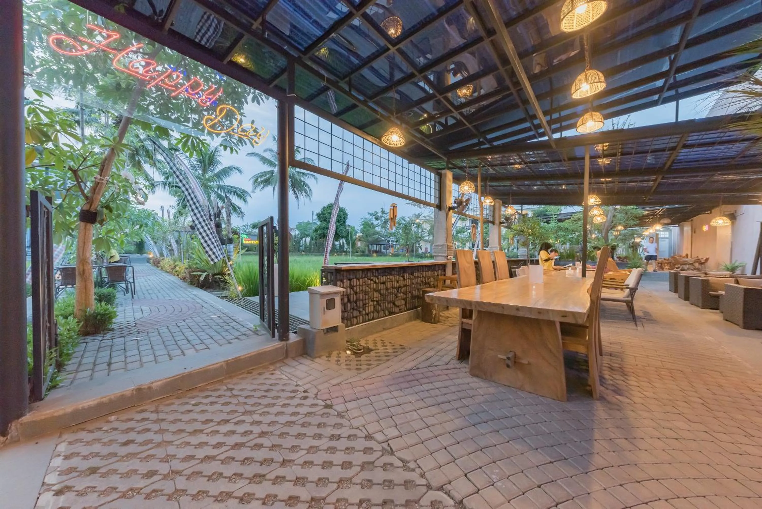 Dining area in Urbanview Hotel Khayrizsan Tasikmalaya by RedDoorz