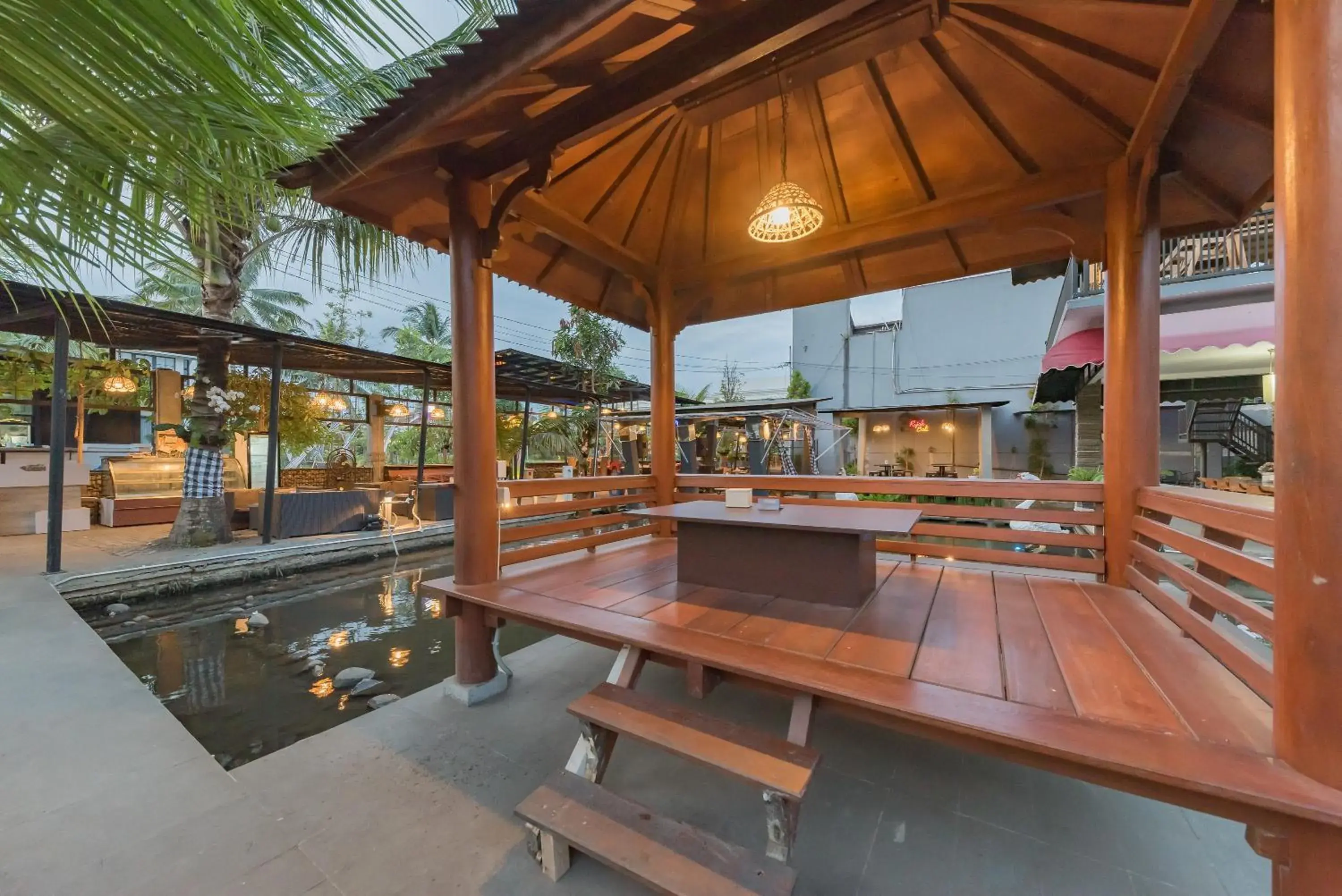 Restaurant/places to eat in Urbanview Hotel Khayrizsan Tasikmalaya by RedDoorz Restaurant/places to eat in Urbanview Hotel Khayrizsan Tasikmalaya by RedDoorz