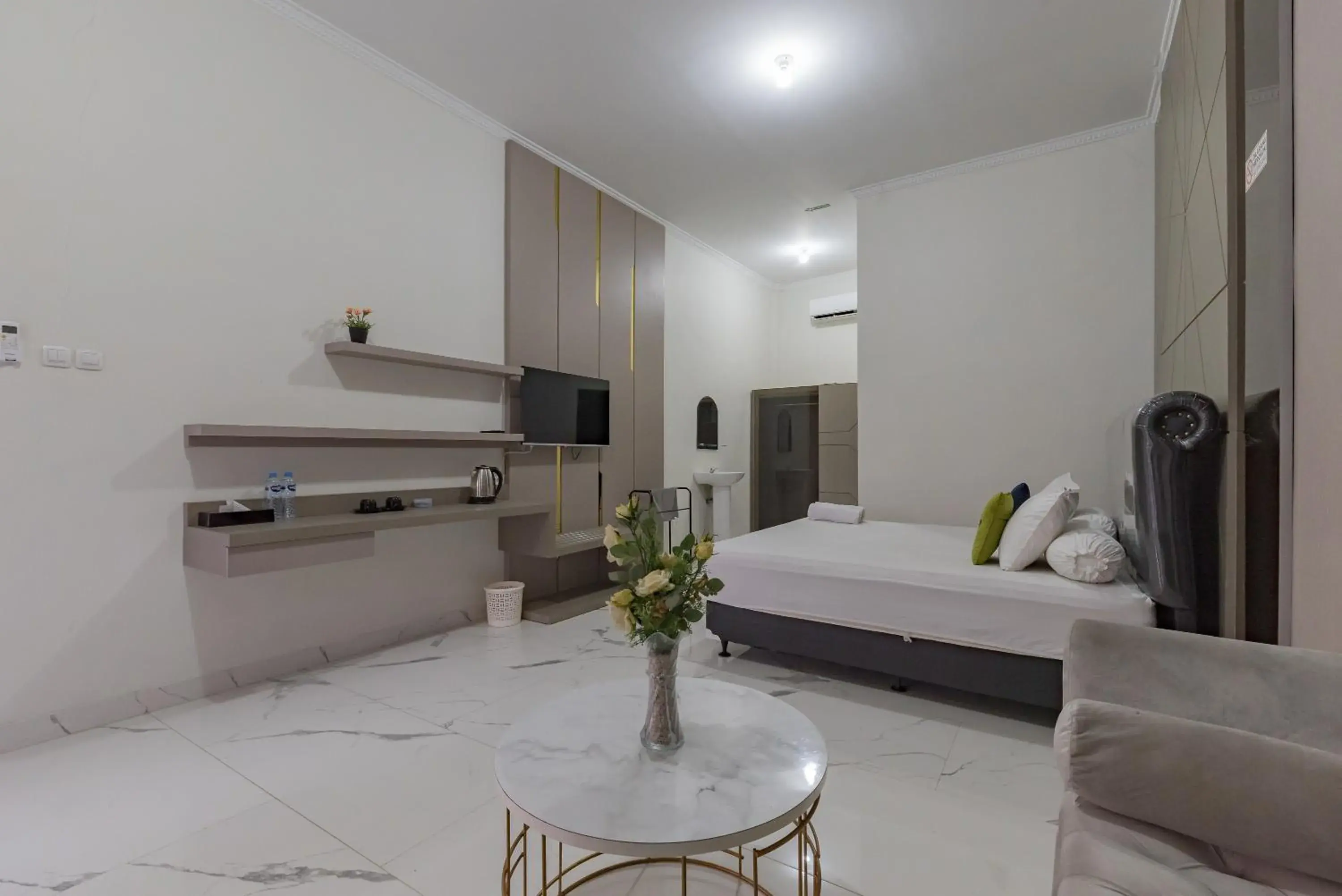 Bed in Urbanview Hotel Khayrizsan Tasikmalaya by RedDoorz Bed in Urbanview Hotel Khayrizsan Tasikmalaya by RedDoorz