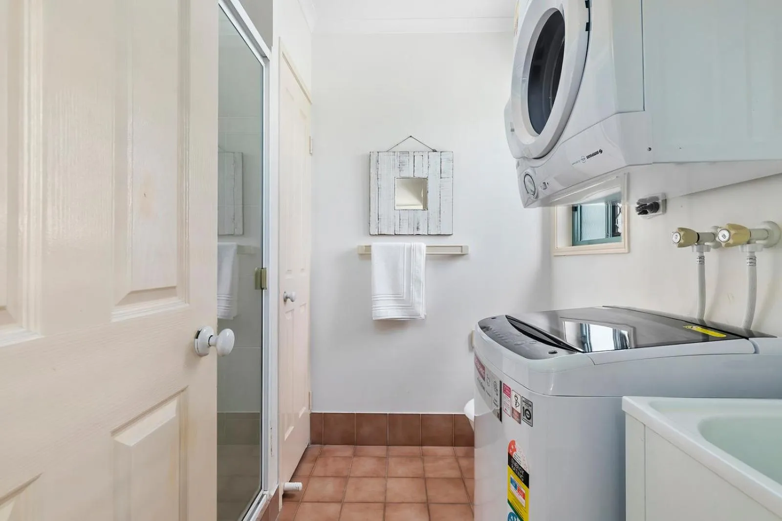 Bathroom in Terrapin Apartment 4