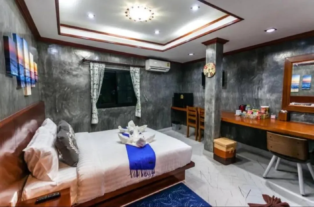 Bed in Areeya Phubeach Resort Coliving Coworking