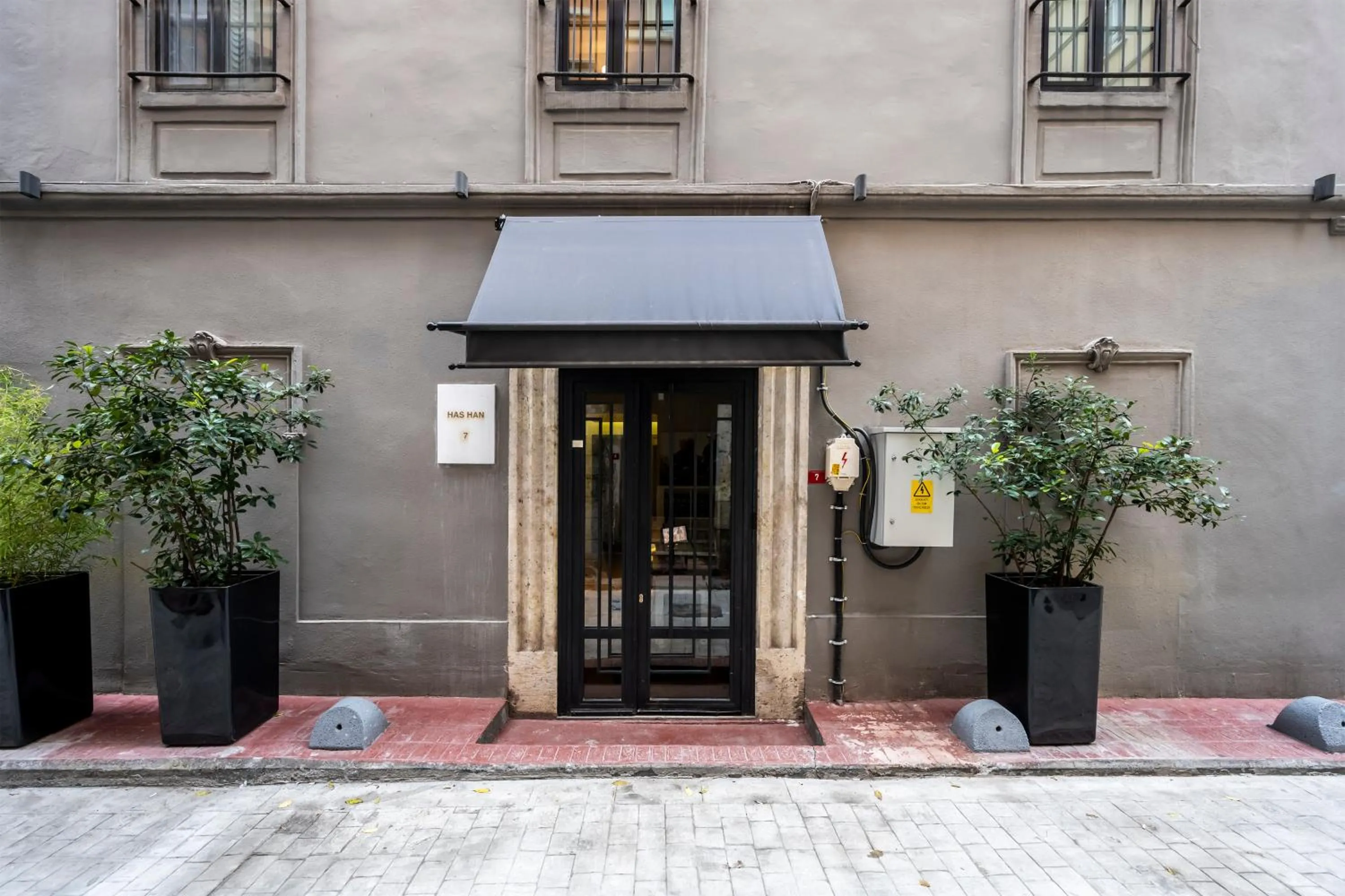 Property building in DeCamondo Residence